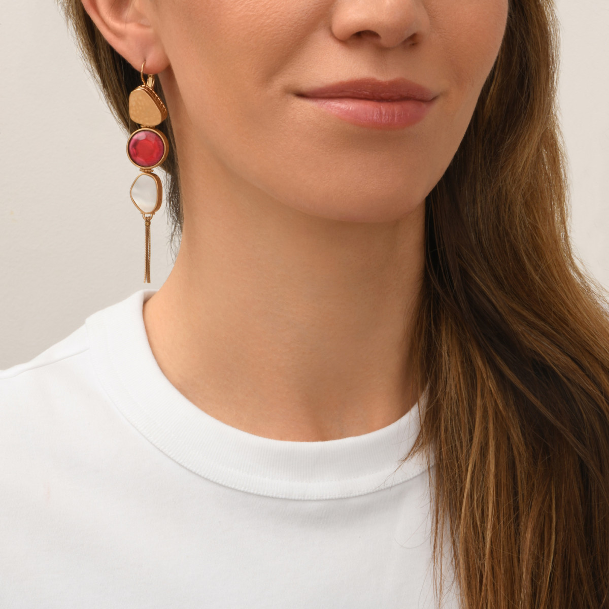 Long sleeper earrings with cabochons and golden pompom. SATELLITE PARIS No Color