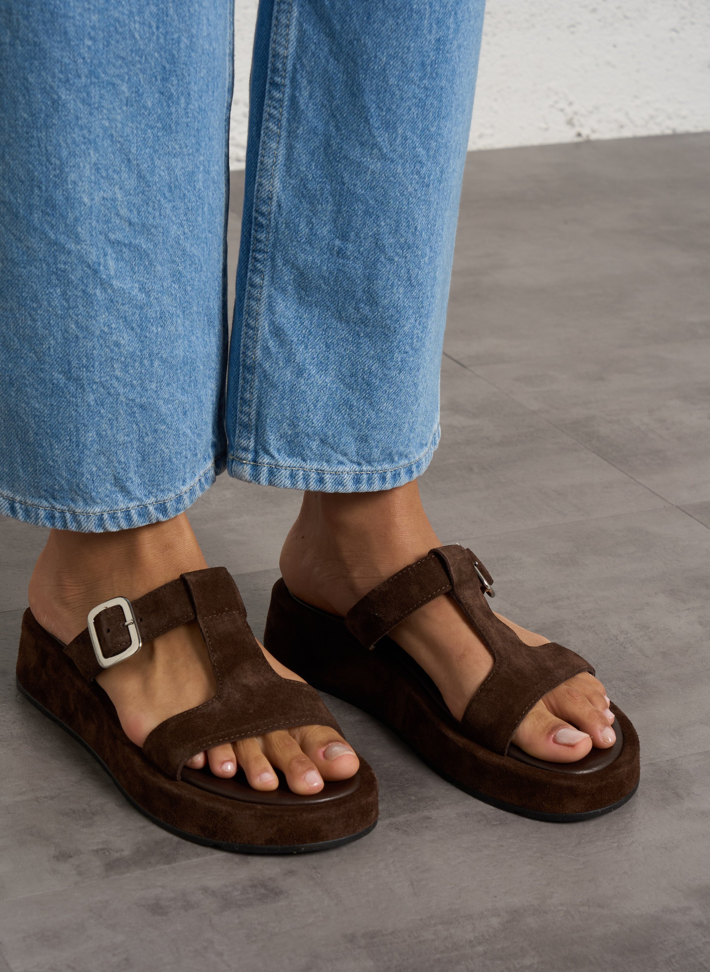 Leder-Mules mit Keilabsatz MELLOW YELLOW Braun