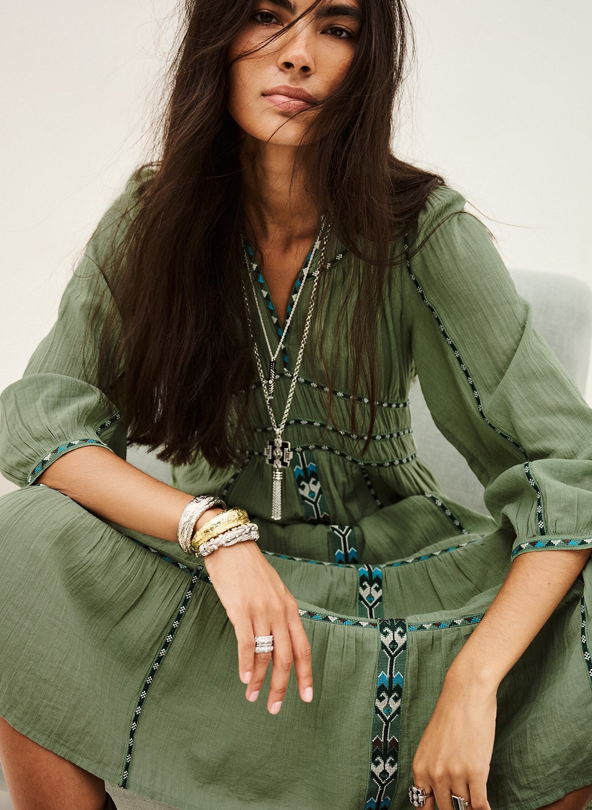 Langes Kleid mit besticktem Tunika-Kragen BA&SH Grun