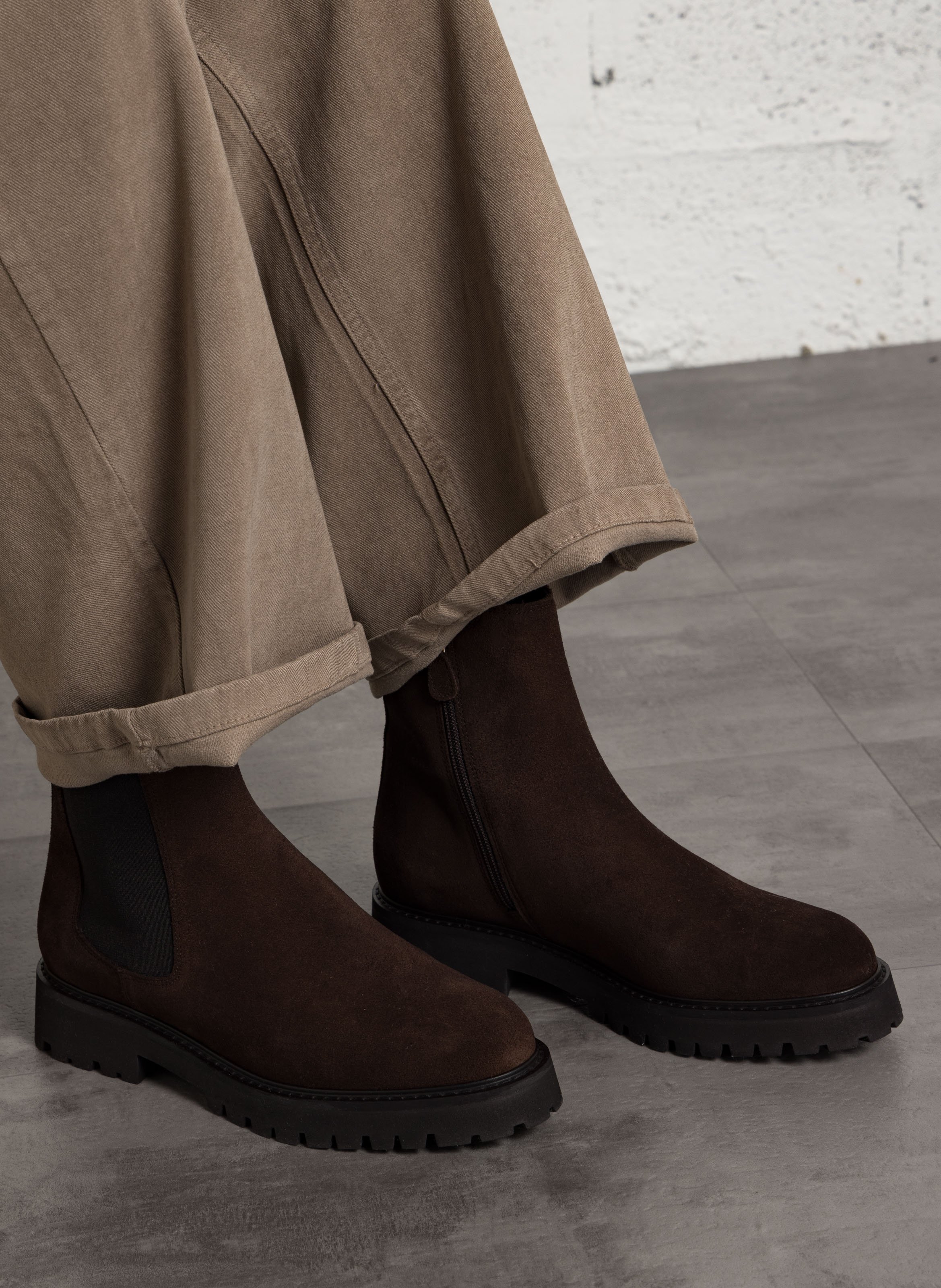 Bottines zippées en cuir velours MAISON TOUFET Marron