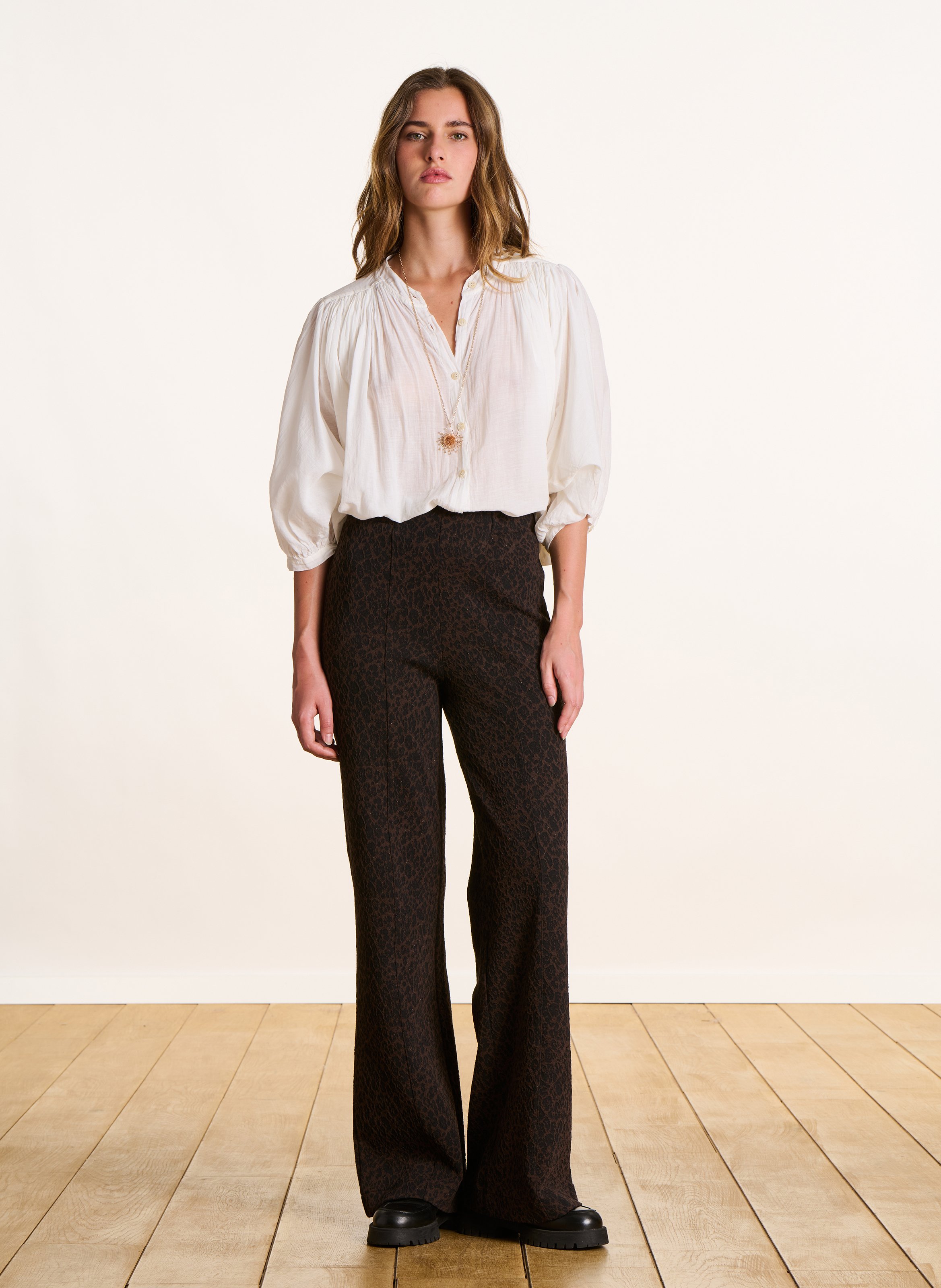 Weit geschnittene Jacquard-Hose LA FEE MARABOUTEE Braun