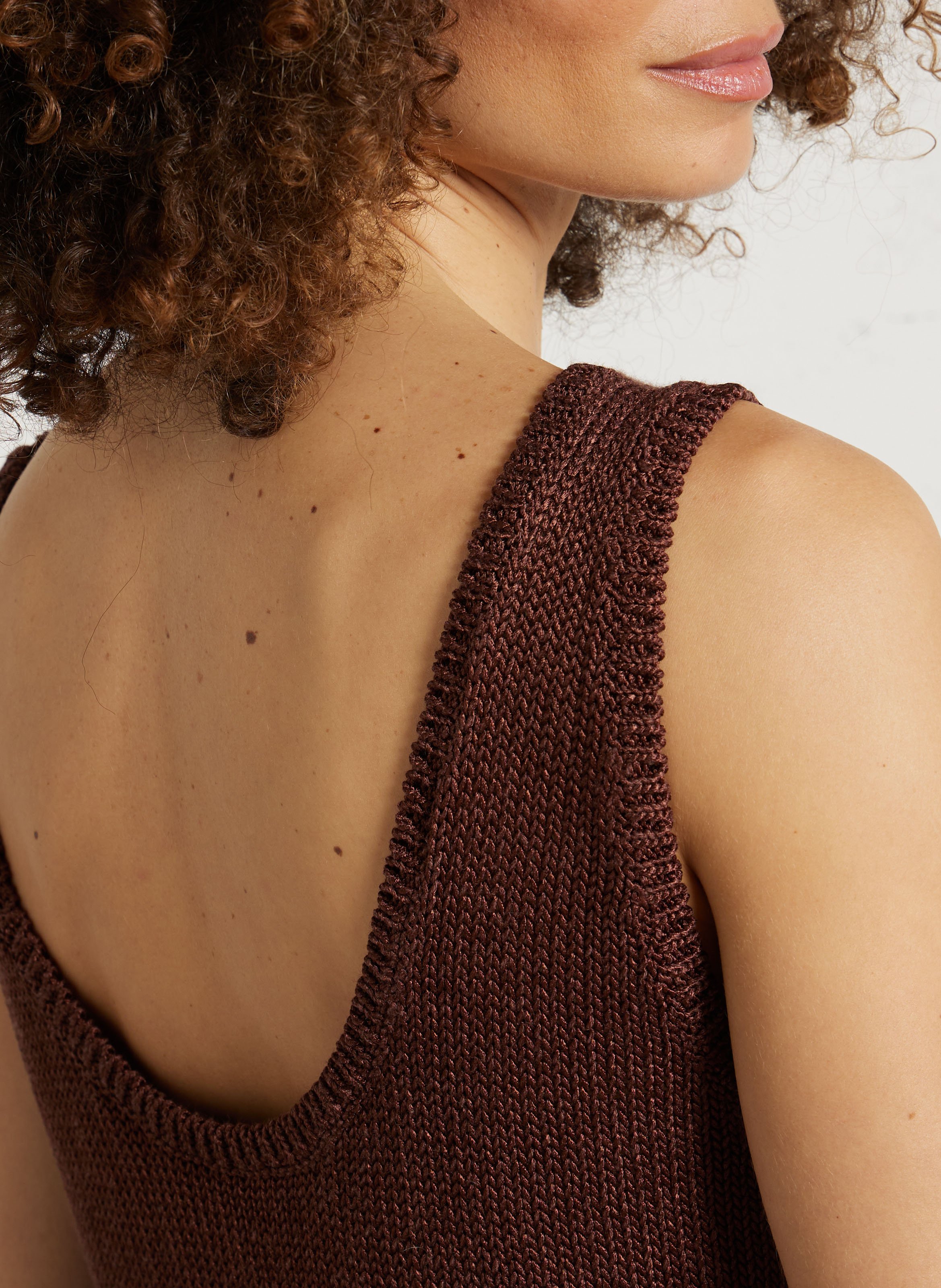 Recht gebreid hemdje Bruin