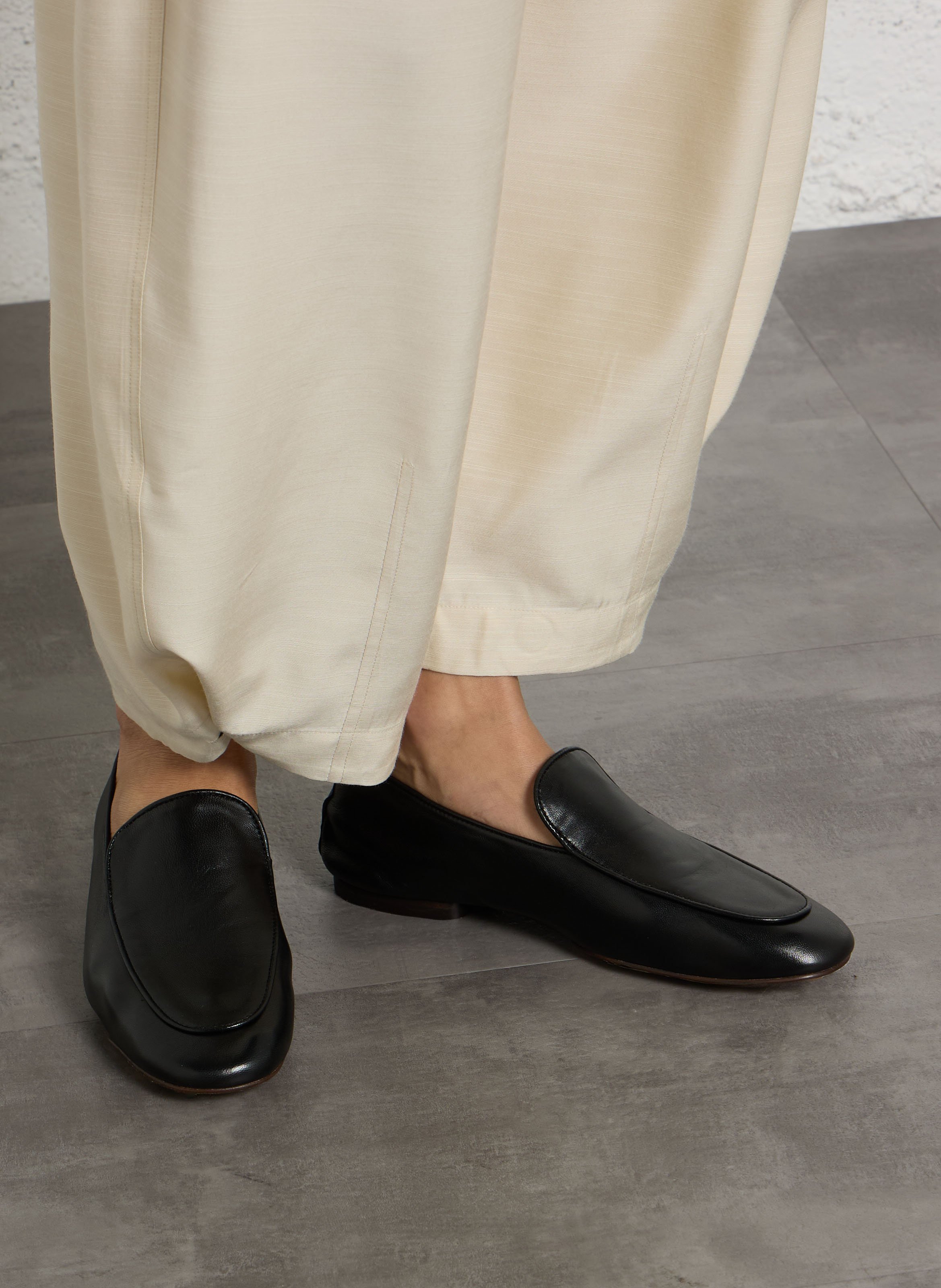 Mocassins souples en cuir d'agneau SOEUR Noir