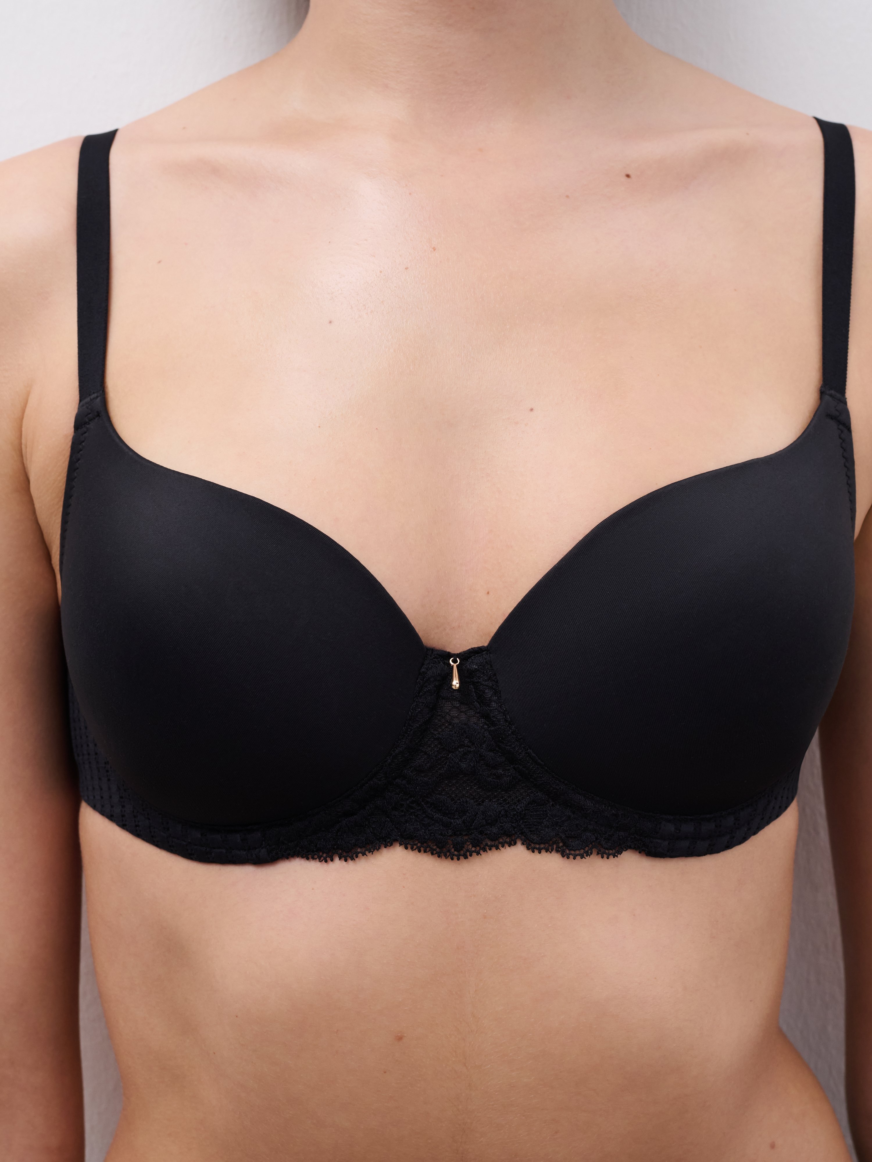 Full-cup bra CHANTELLE Black