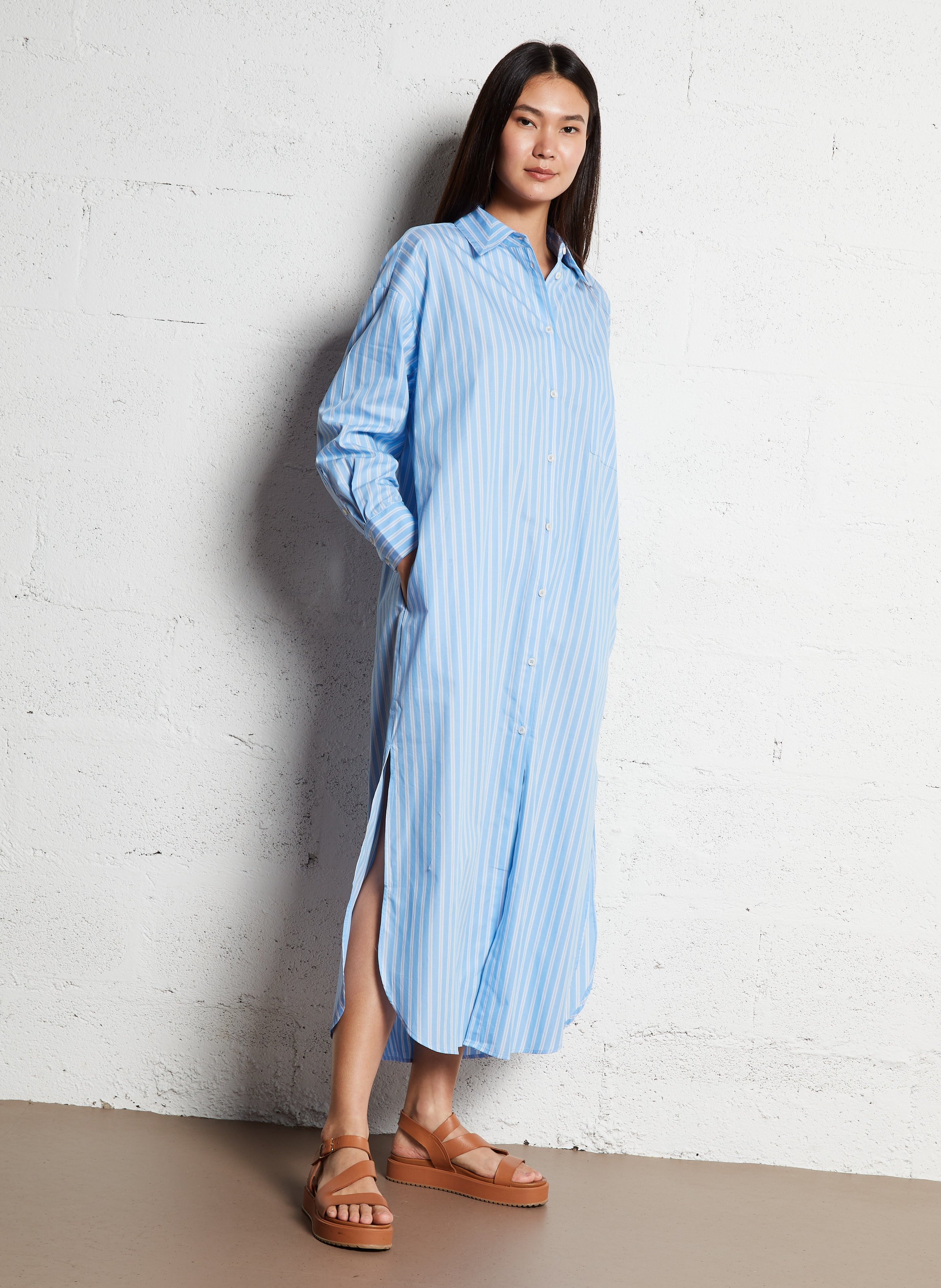 Lange, katoenen jurk met klassieke kraag BELLEPIECE Blauw