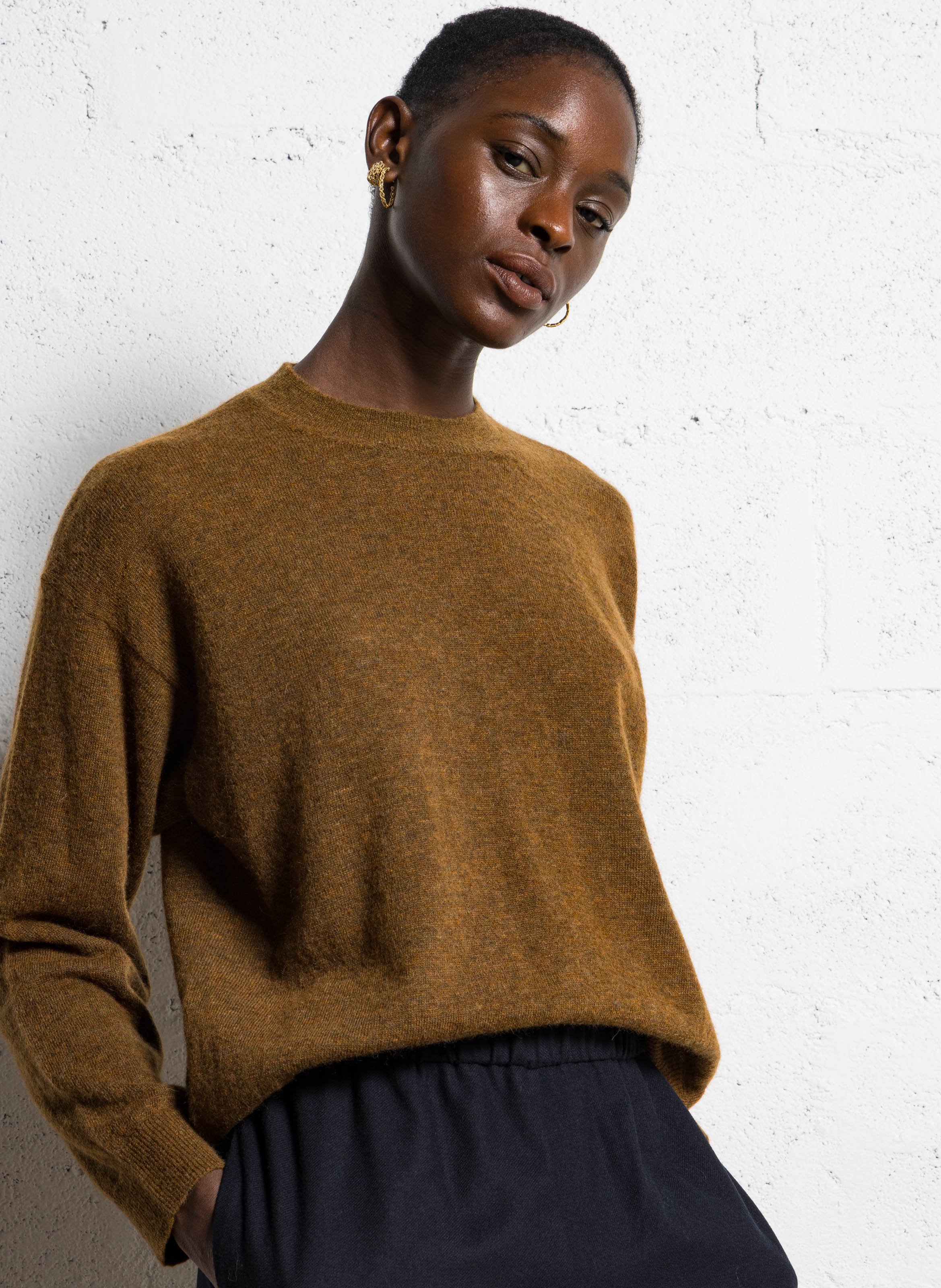 Pull ample uni en laine mélangée POMANDERE Marron