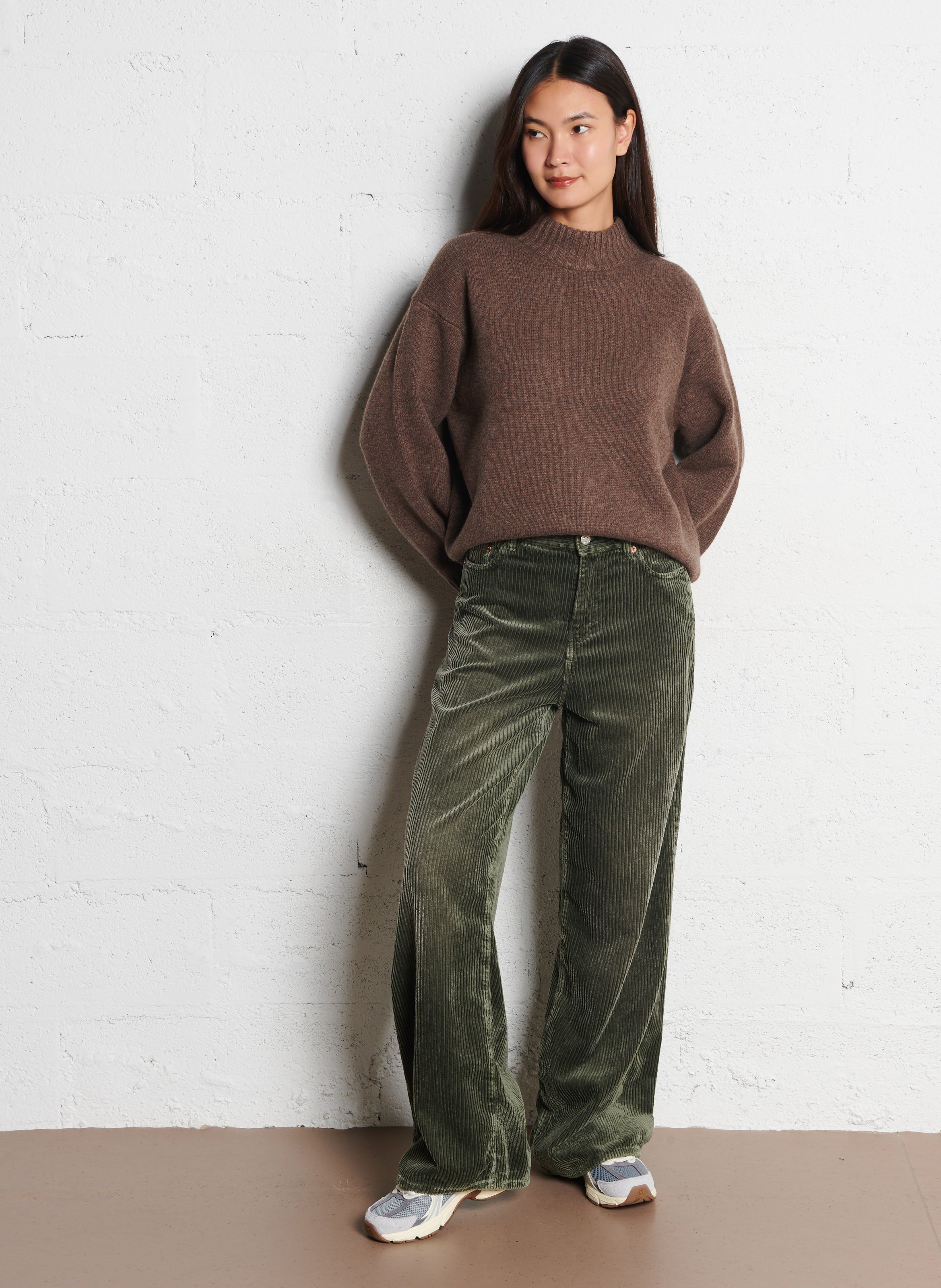 Weiter Wollpullover mit Stehkragen BERENICE Braun