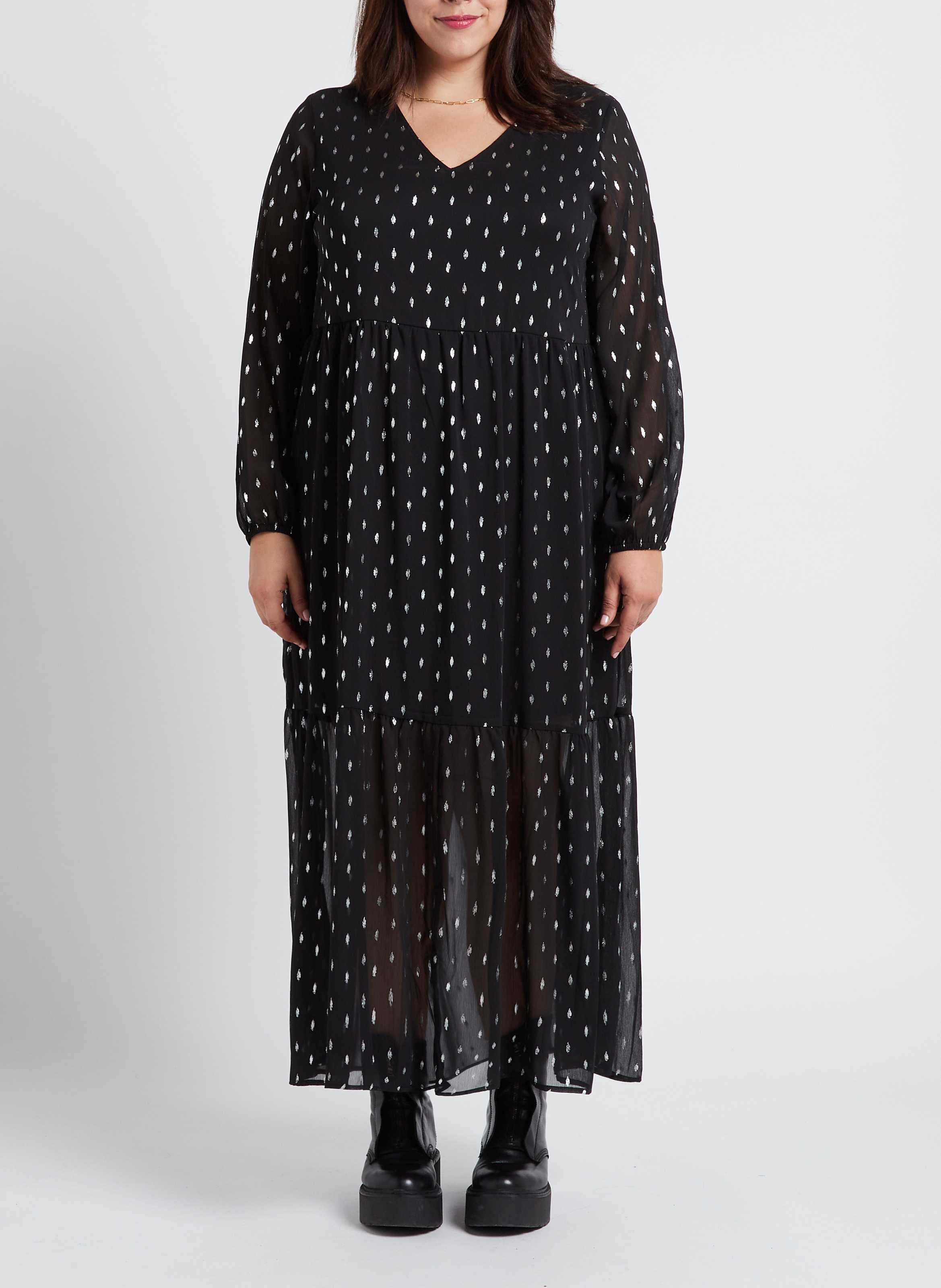 Wijde lange jurk met V-hals EVOKED Zwart