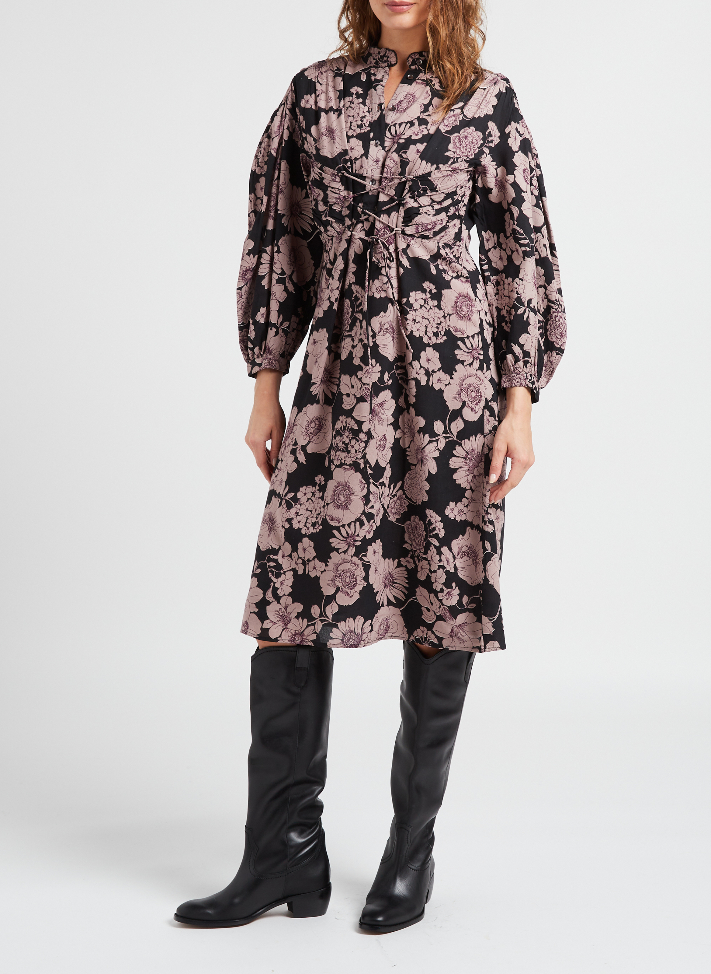 Robe mi-longue col rond à imprimé floral ANTIK BATIK Noir
