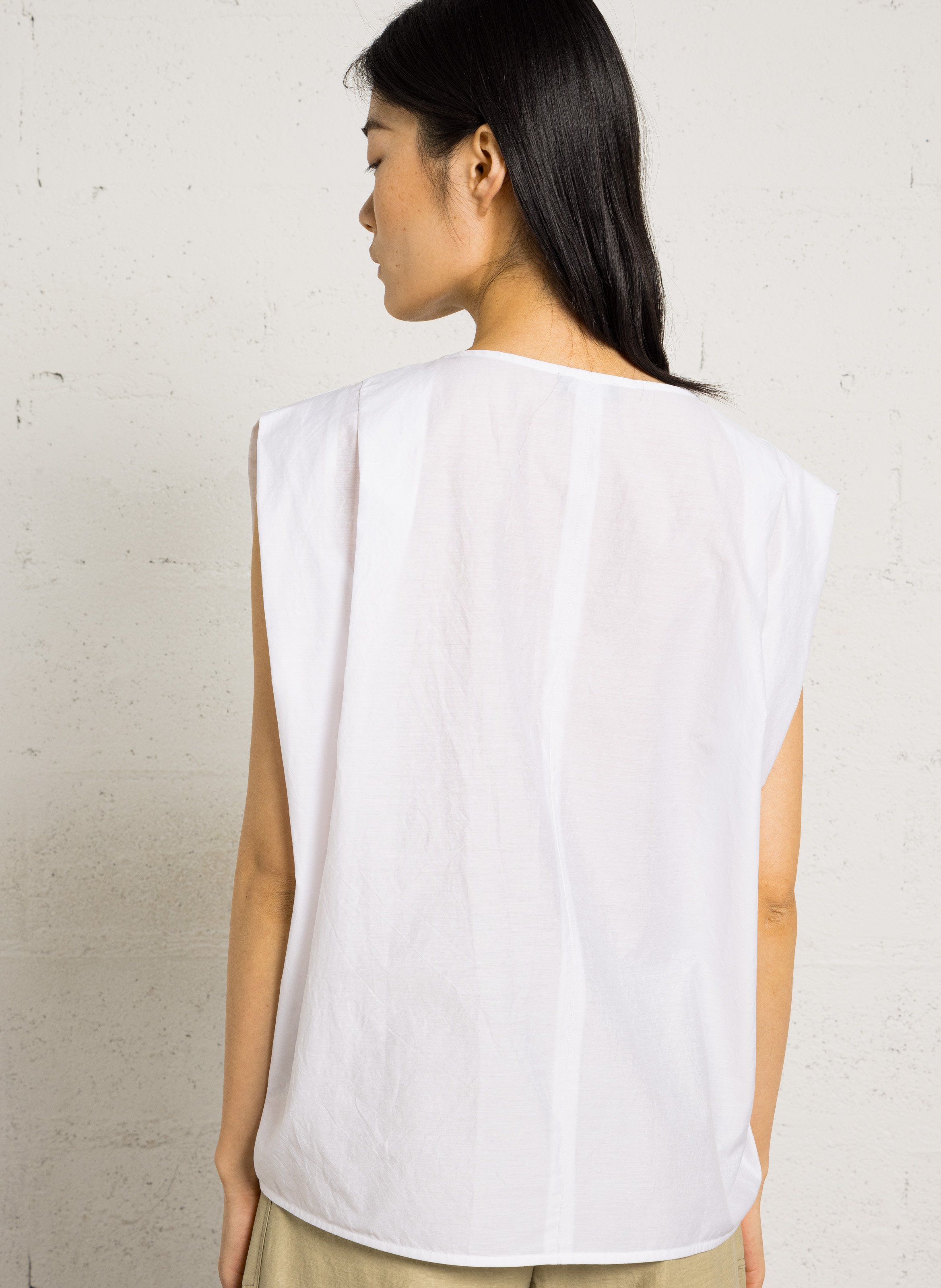 Oversized top in blended organic cotton. SOEUR White