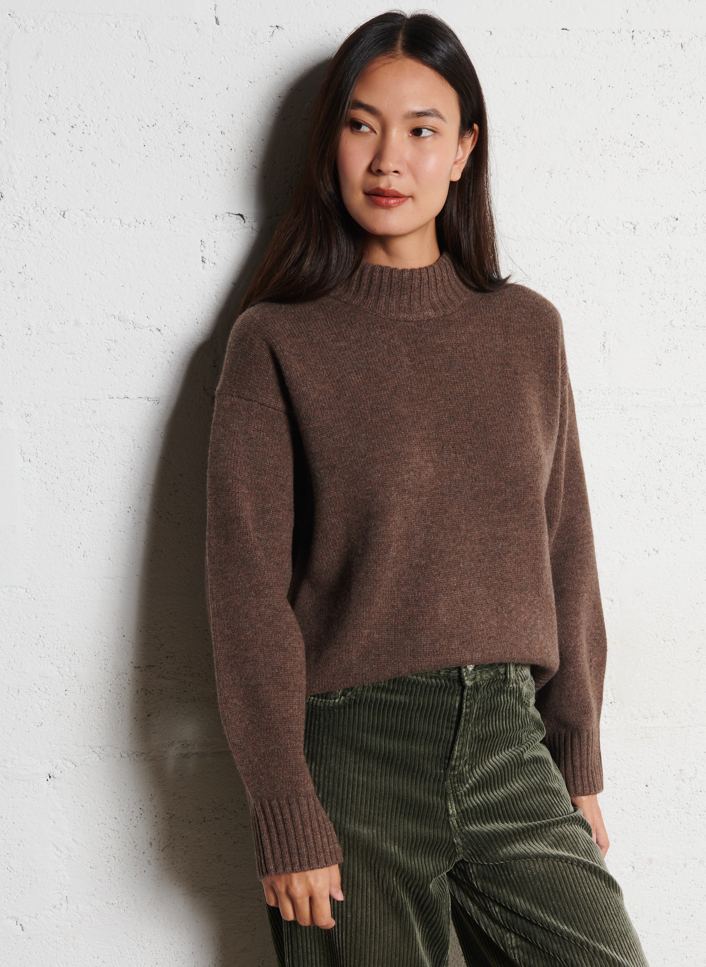 Weiter Wollpullover mit Stehkragen BERENICE Braun