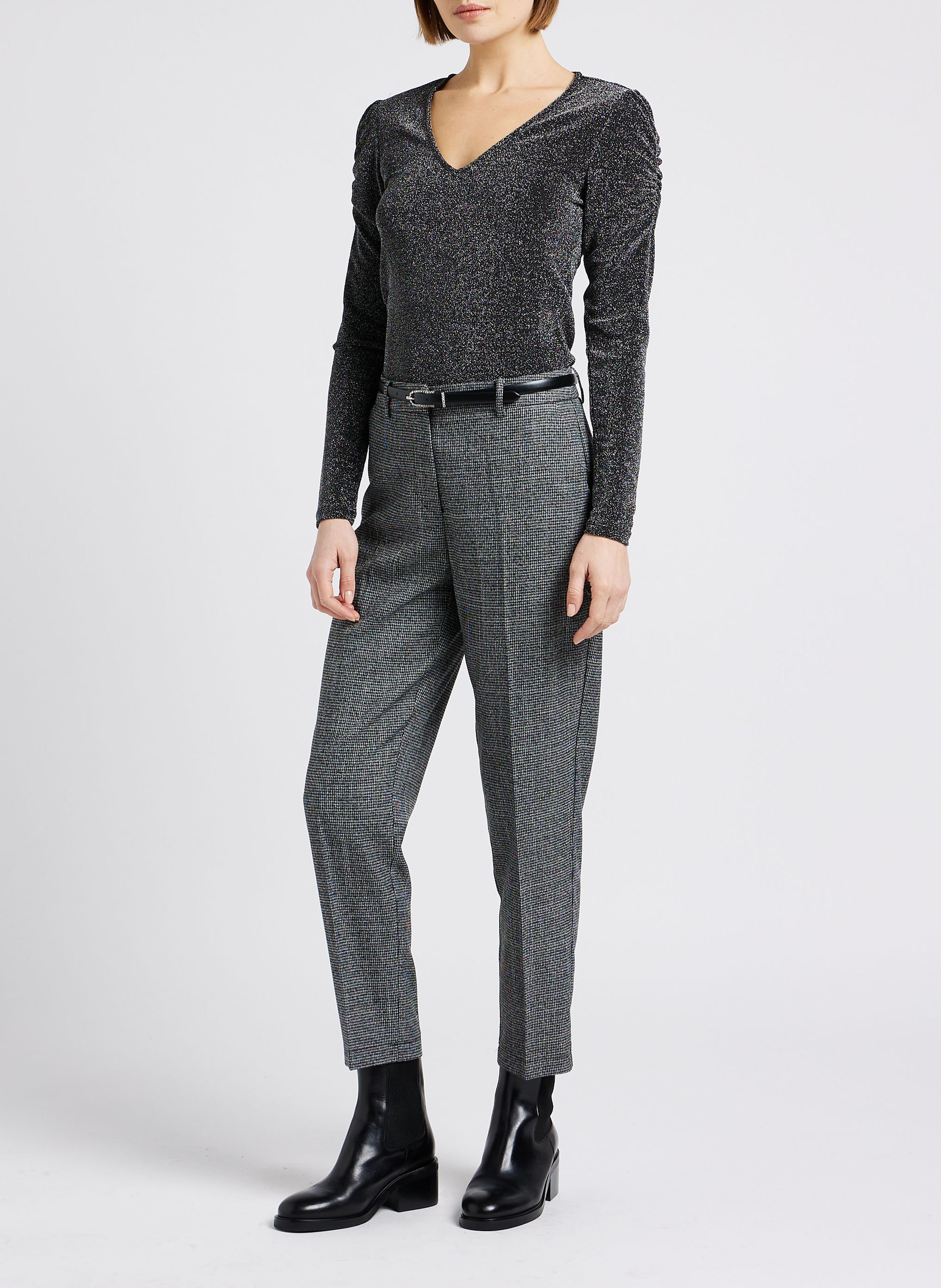 Top droit encolure V effet métallisé VILA Noir