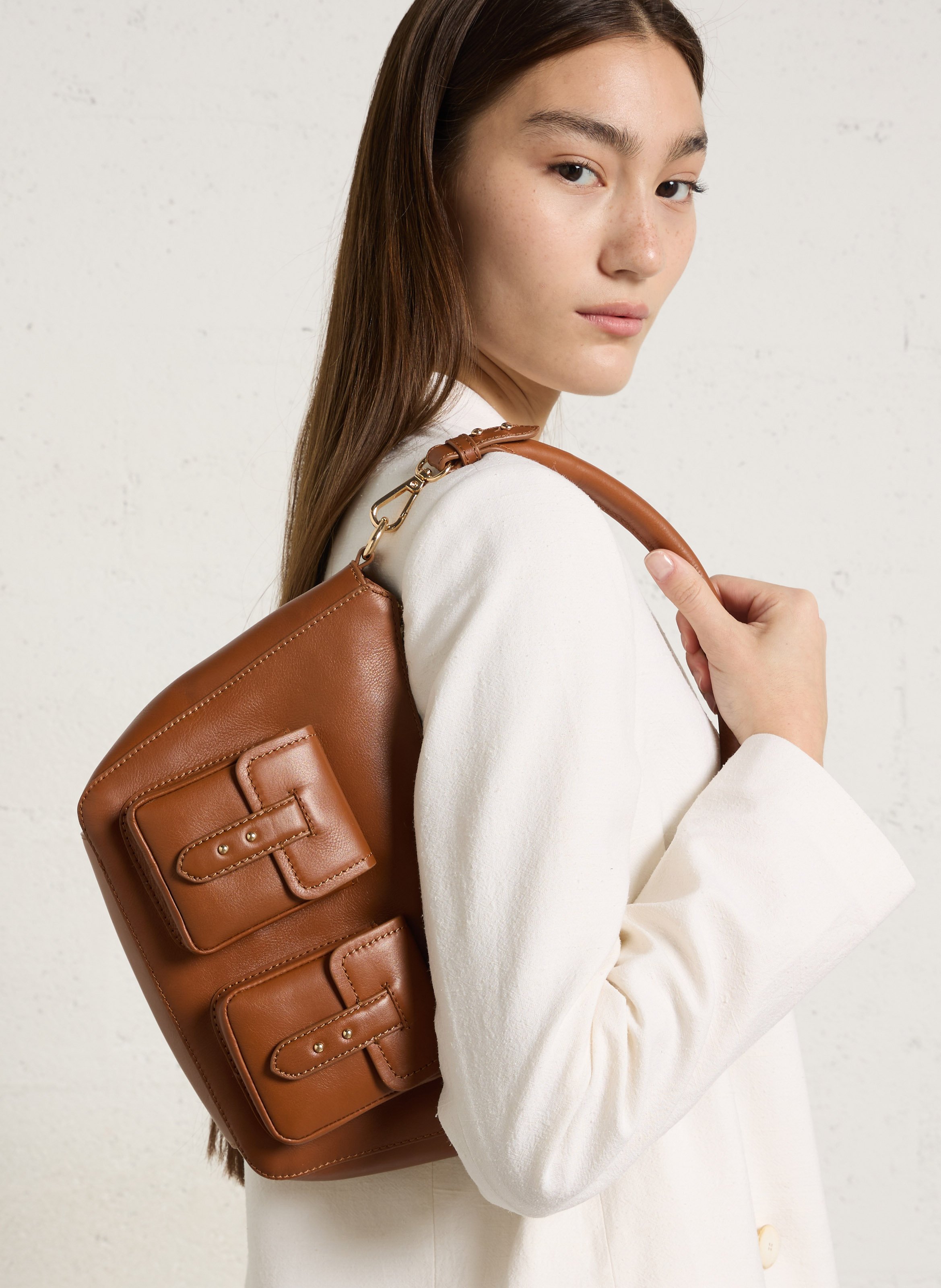 Schoudertas van leer met cargostijl PETITE MENDIGOTE Bruin