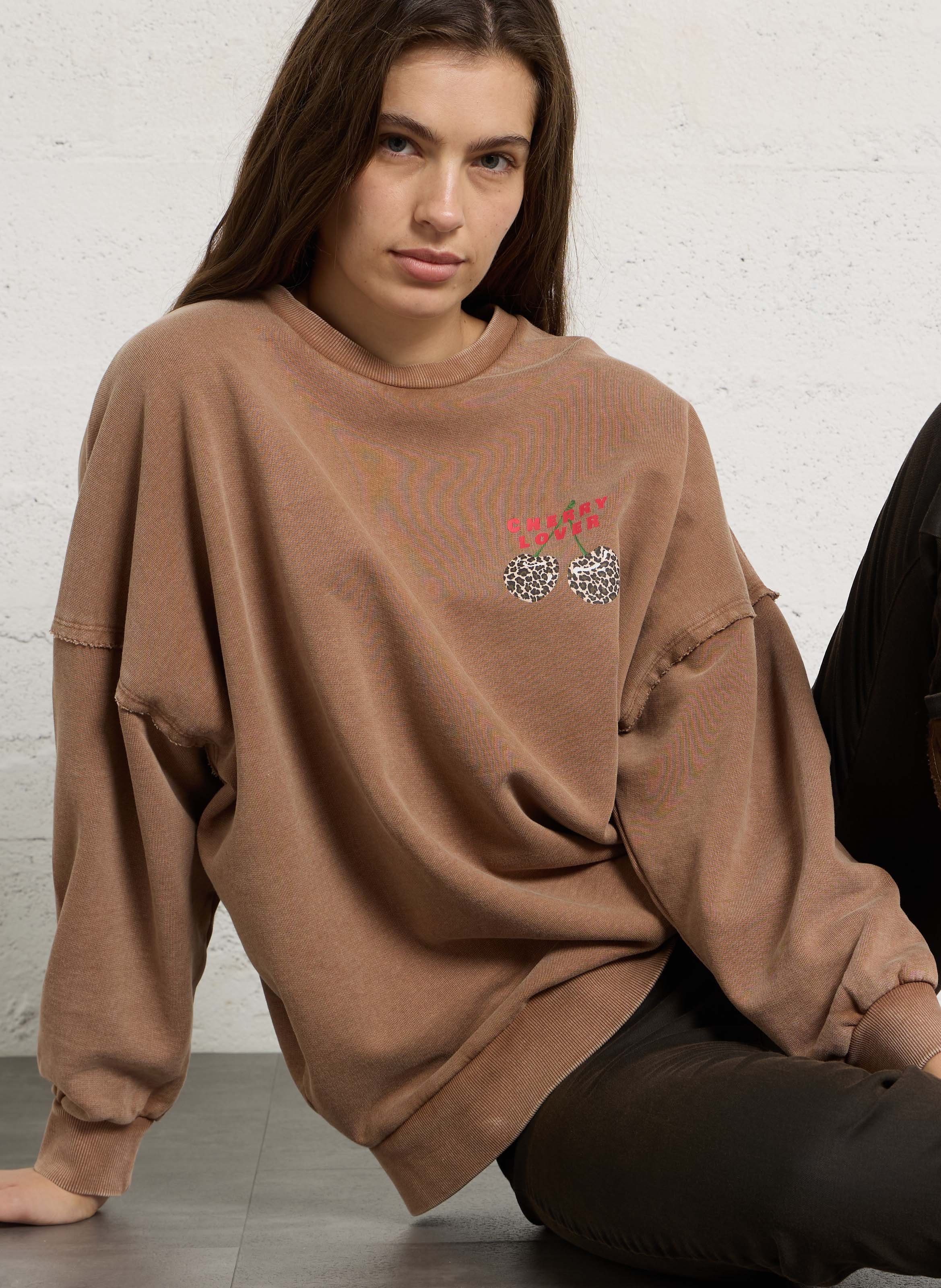 Weites Sweatshirt aus Baumwoll-Mix mit Rundhalsausschnitt und Siebdruck LE TEMPS DES CERISES