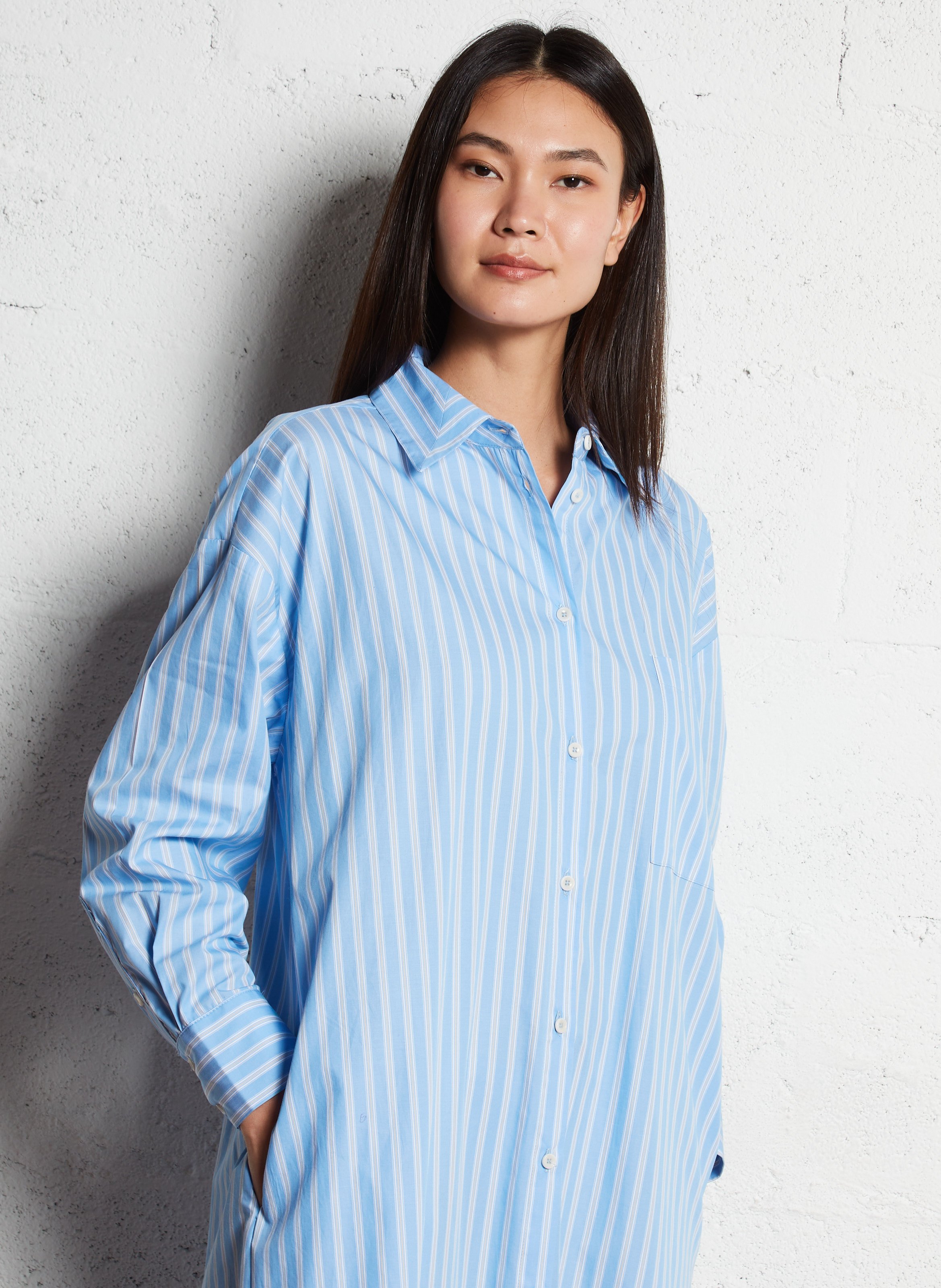 Lange, katoenen jurk met klassieke kraag BELLEPIECE Blauw