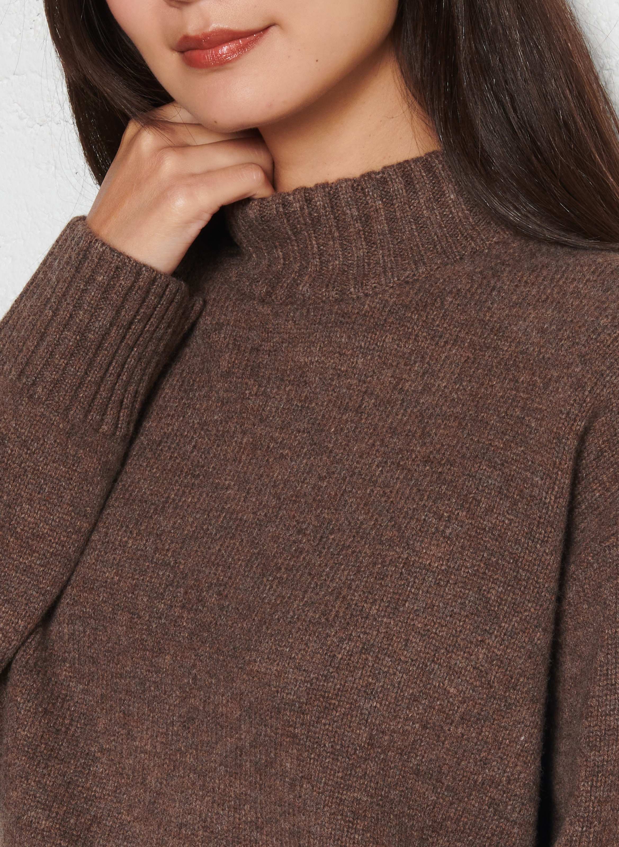 Weiter Wollpullover mit Stehkragen BERENICE Braun