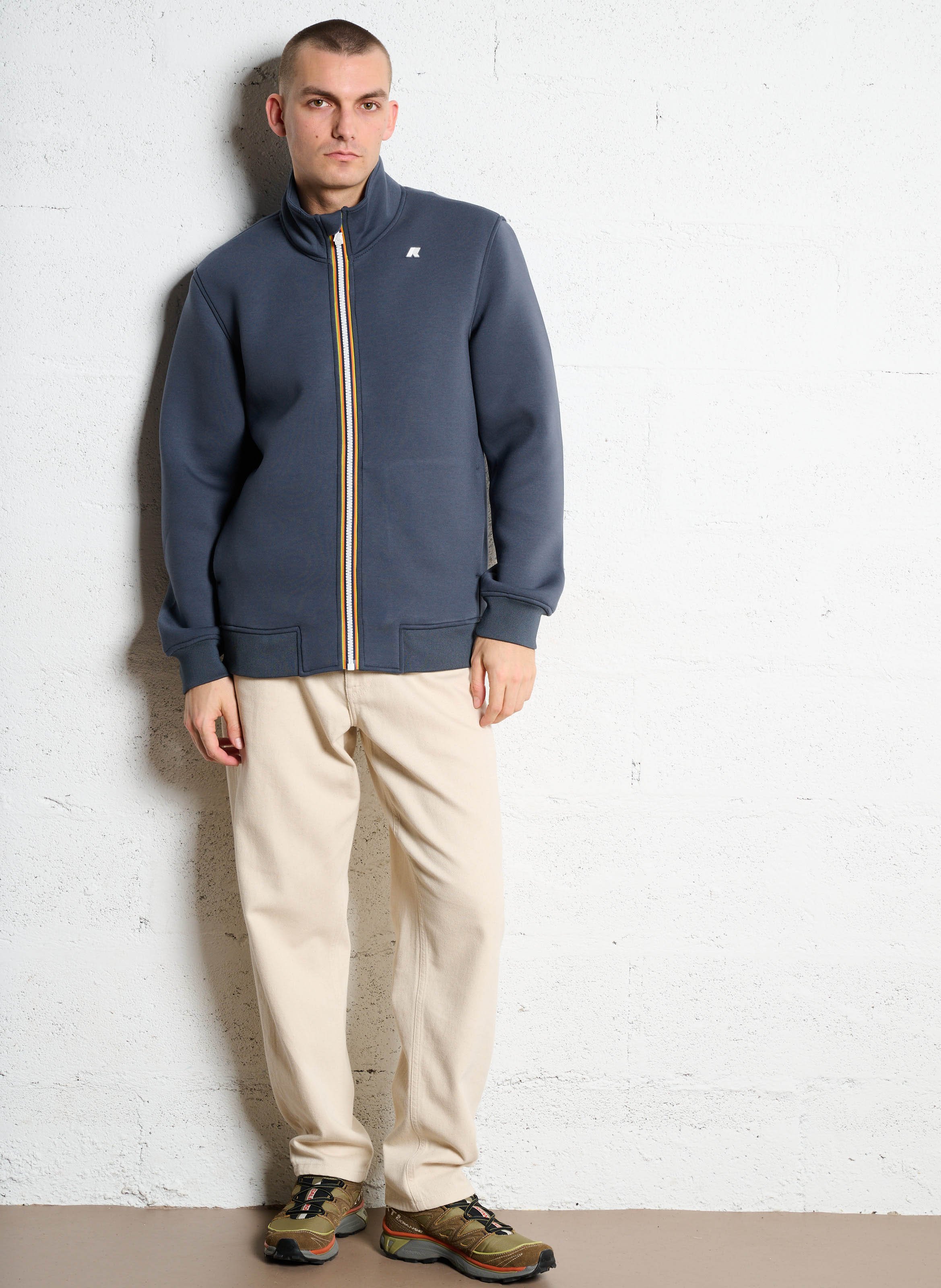 Gerader Sweatshirt mit Stehkragen Blau