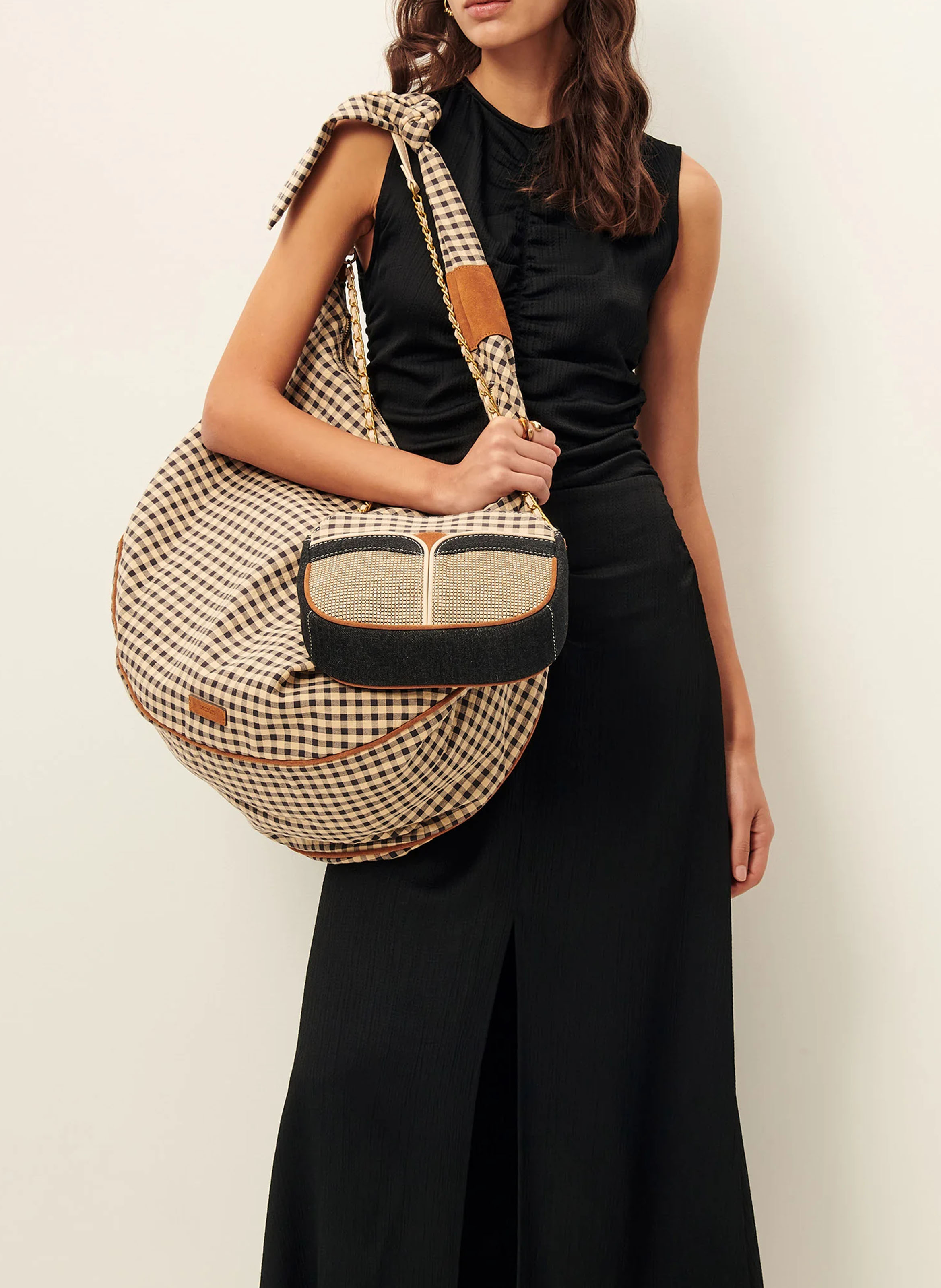 Lange jurk met ronde hals en plooien SESSUN Zwart