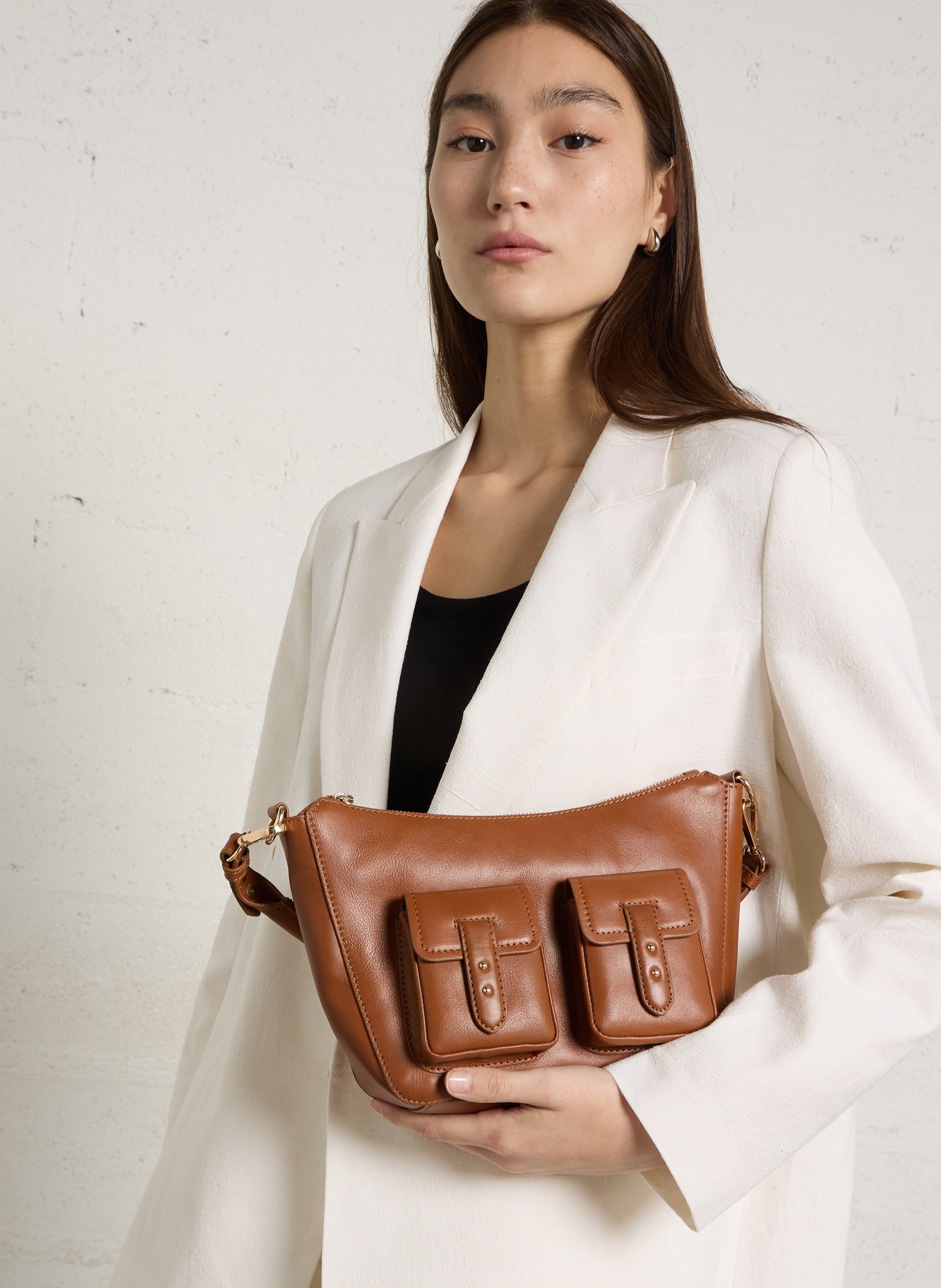 Schoudertas van leer met cargostijl PETITE MENDIGOTE Bruin