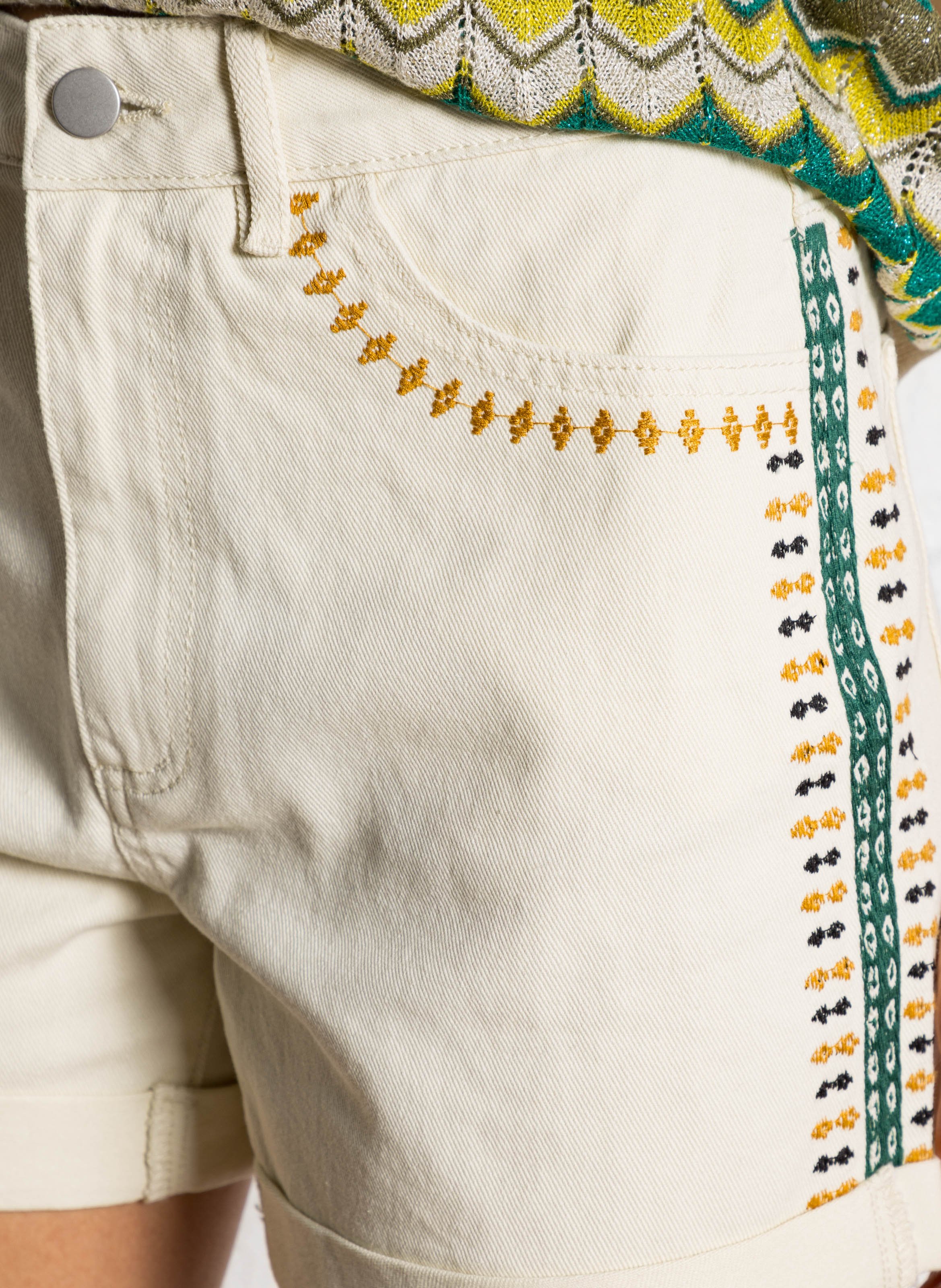 Hohe Taille Shorts mit Stickereien VILA Beige