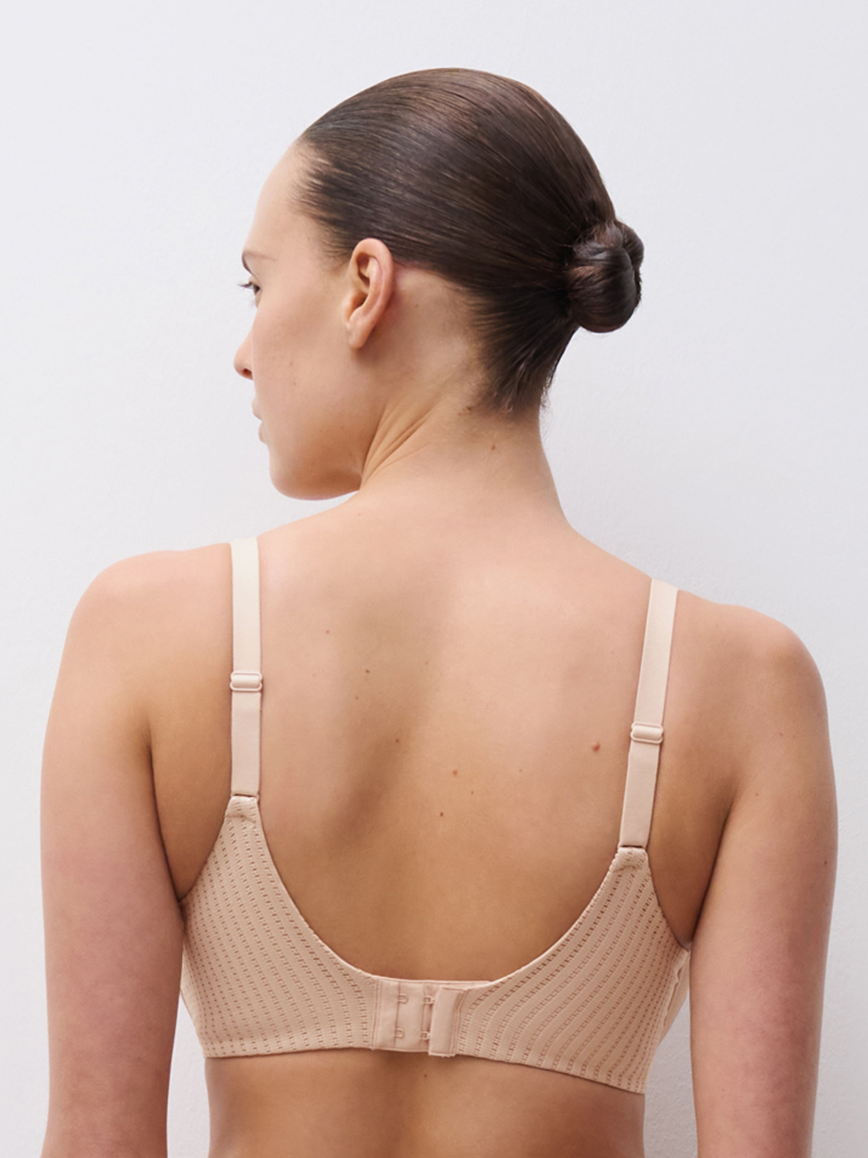 Full-cup bra CHANTELLE Beige