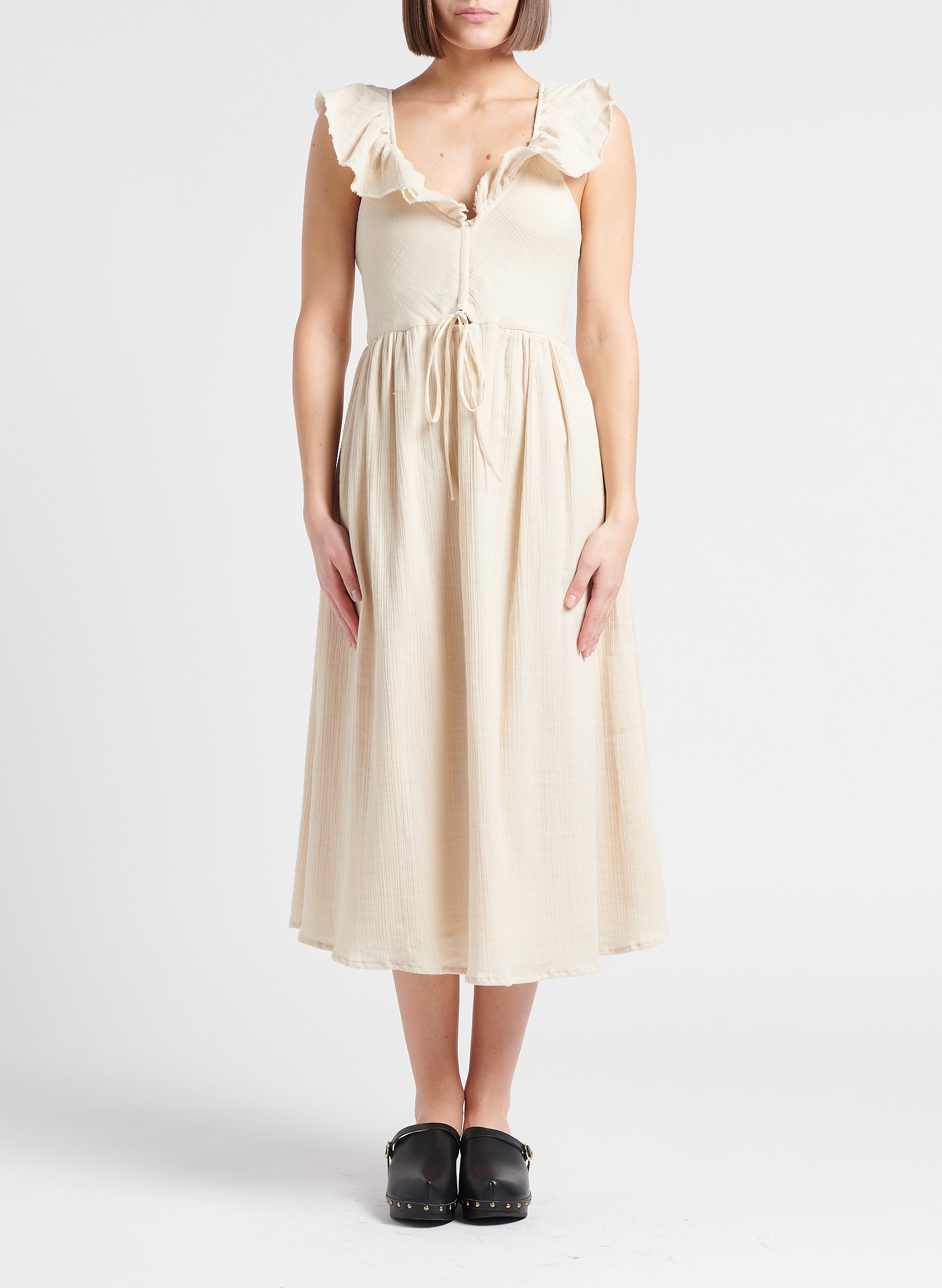 Halflange, katoenen jurk met ronde hals BELLEPIECE Beige