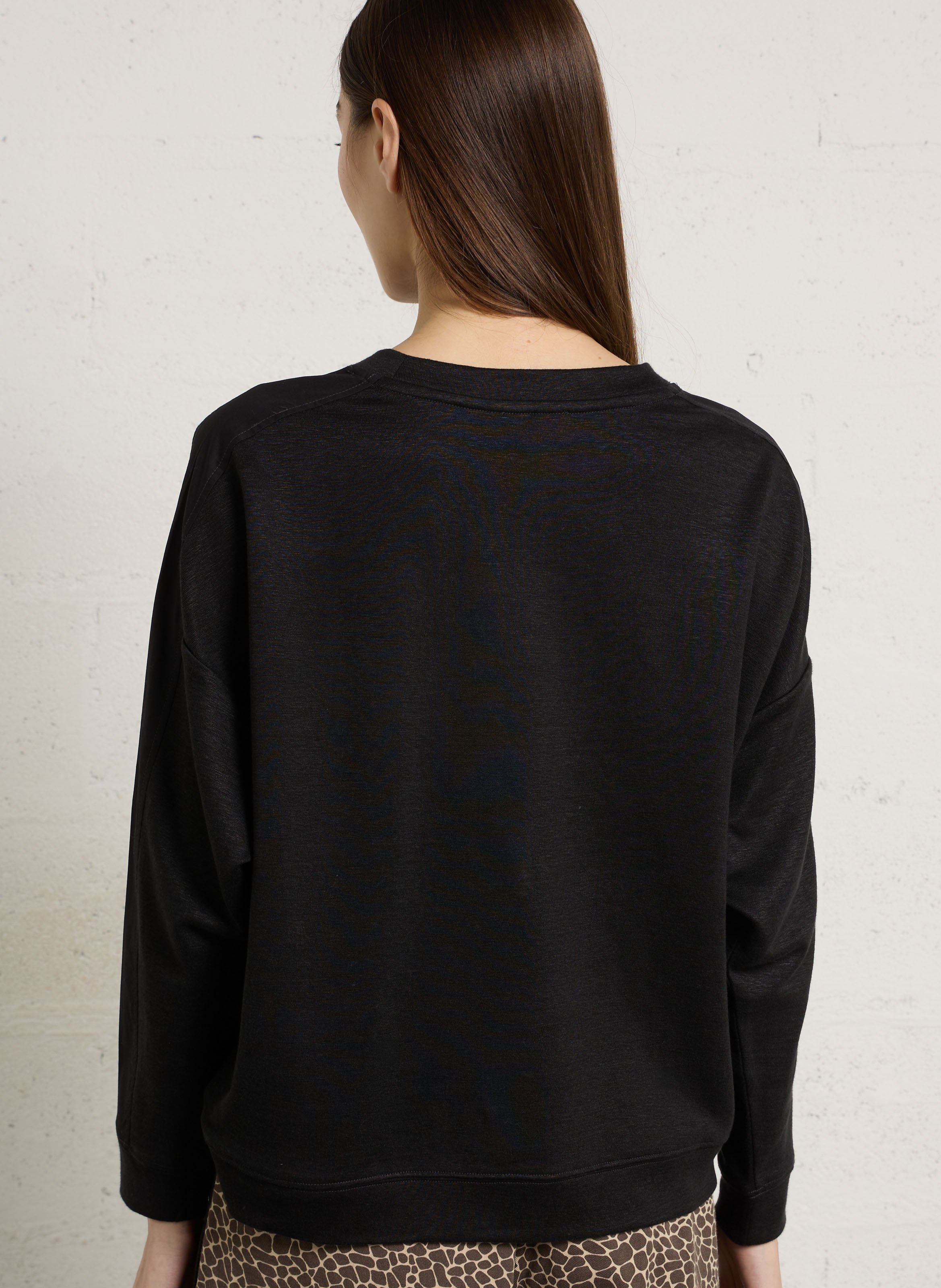 Camiseta de mezcla de lino con cuello redondo MAISON 123 Negro