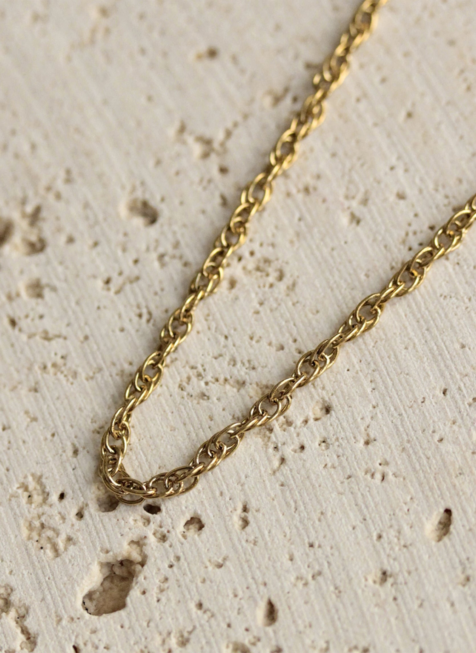 Collier chaîne epsilon Doré