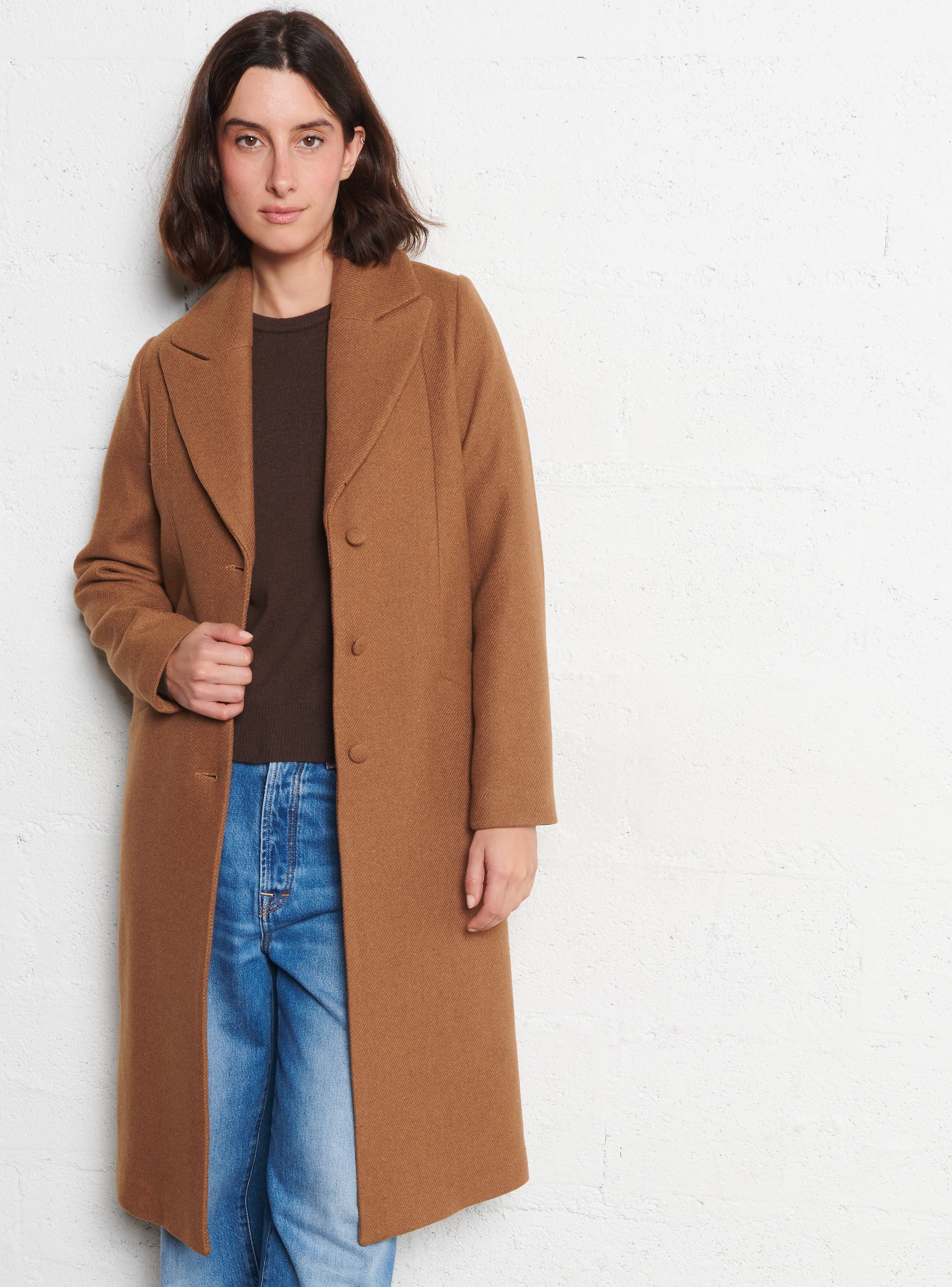 Long knit coat with tailored collar I CODE