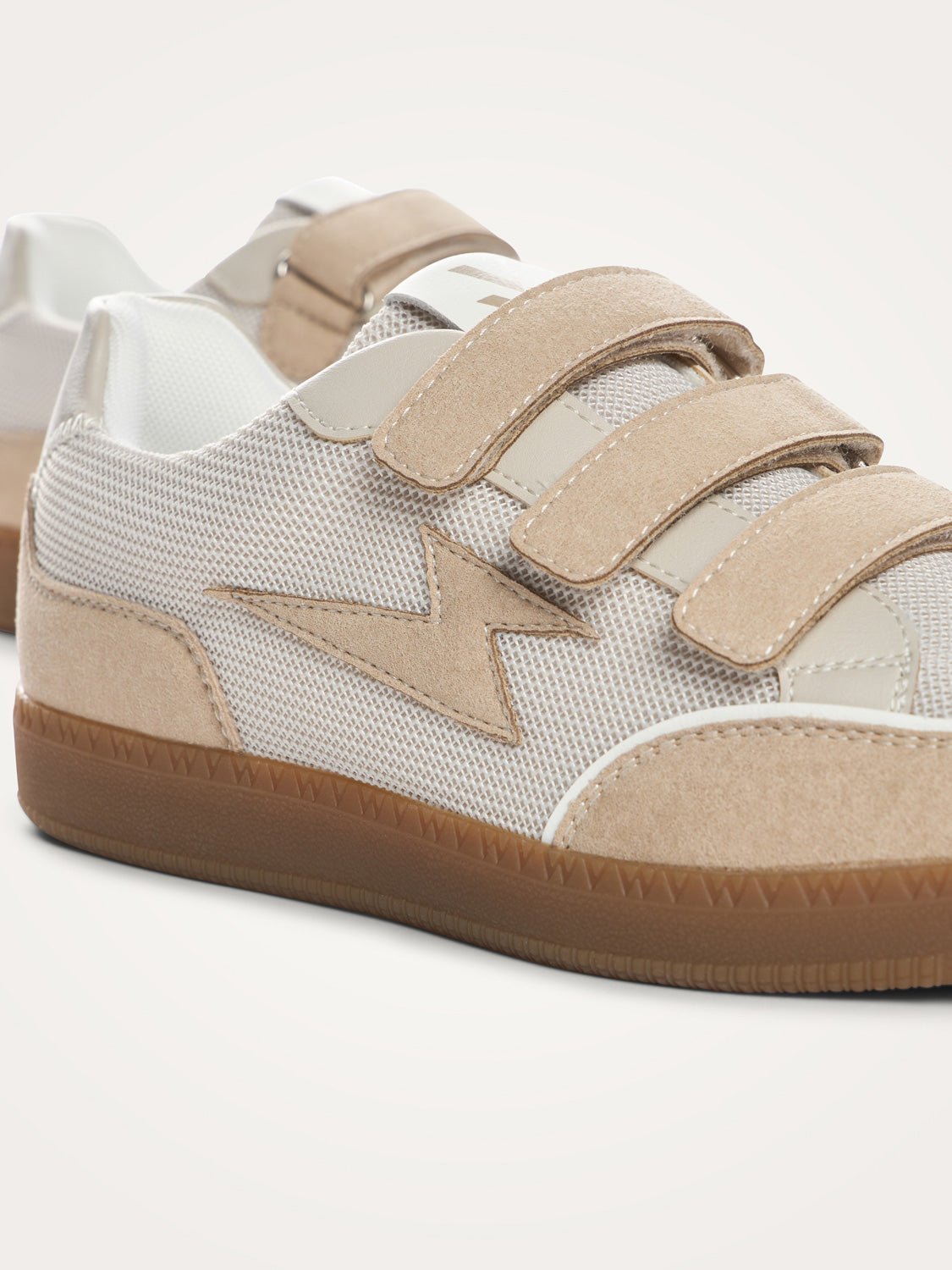 Low retro and metallic sneakers VANESSA WU Beige