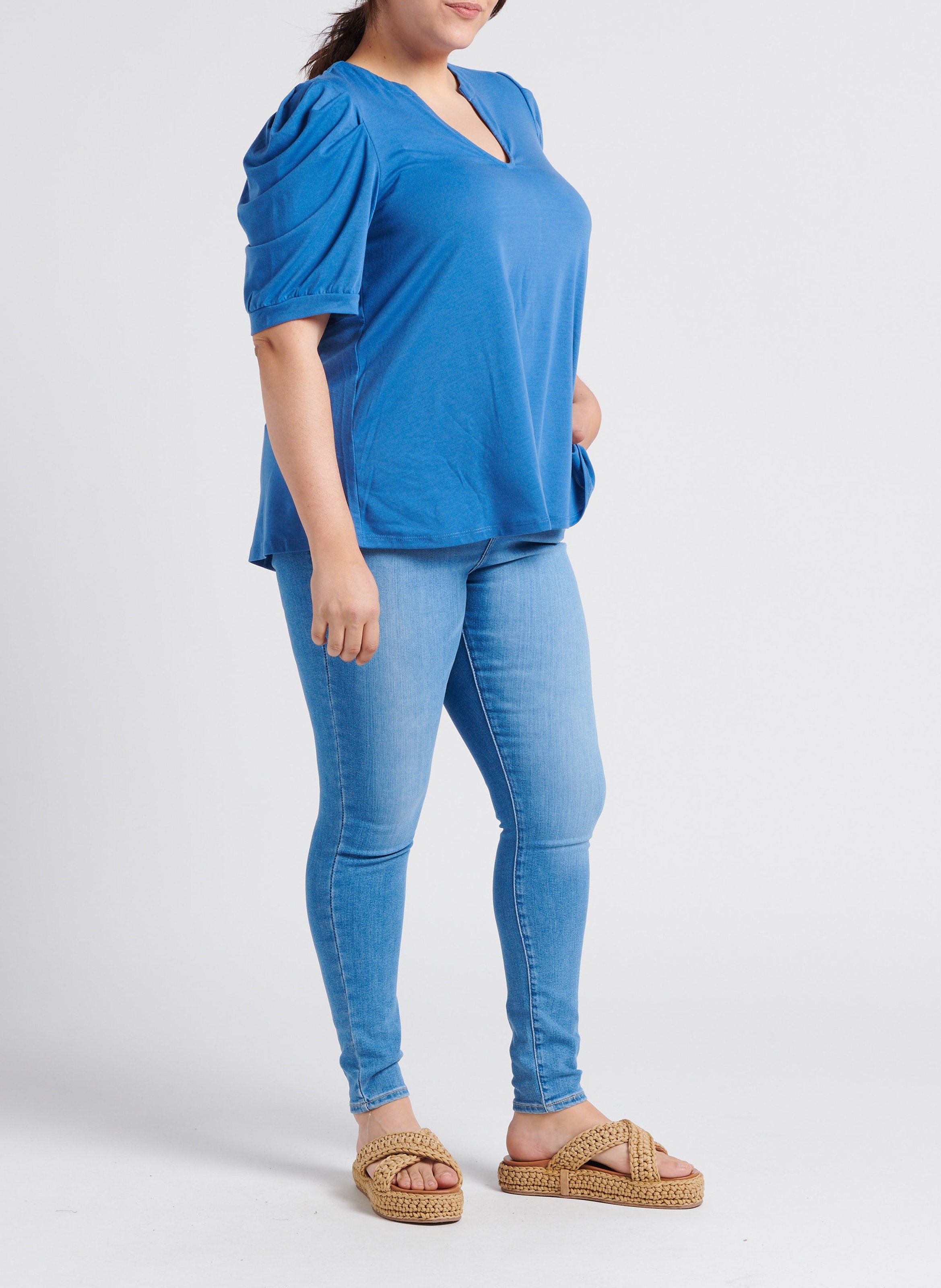 Weit geschnittenes Top mit V-Ausschnitt EVOKED Blau