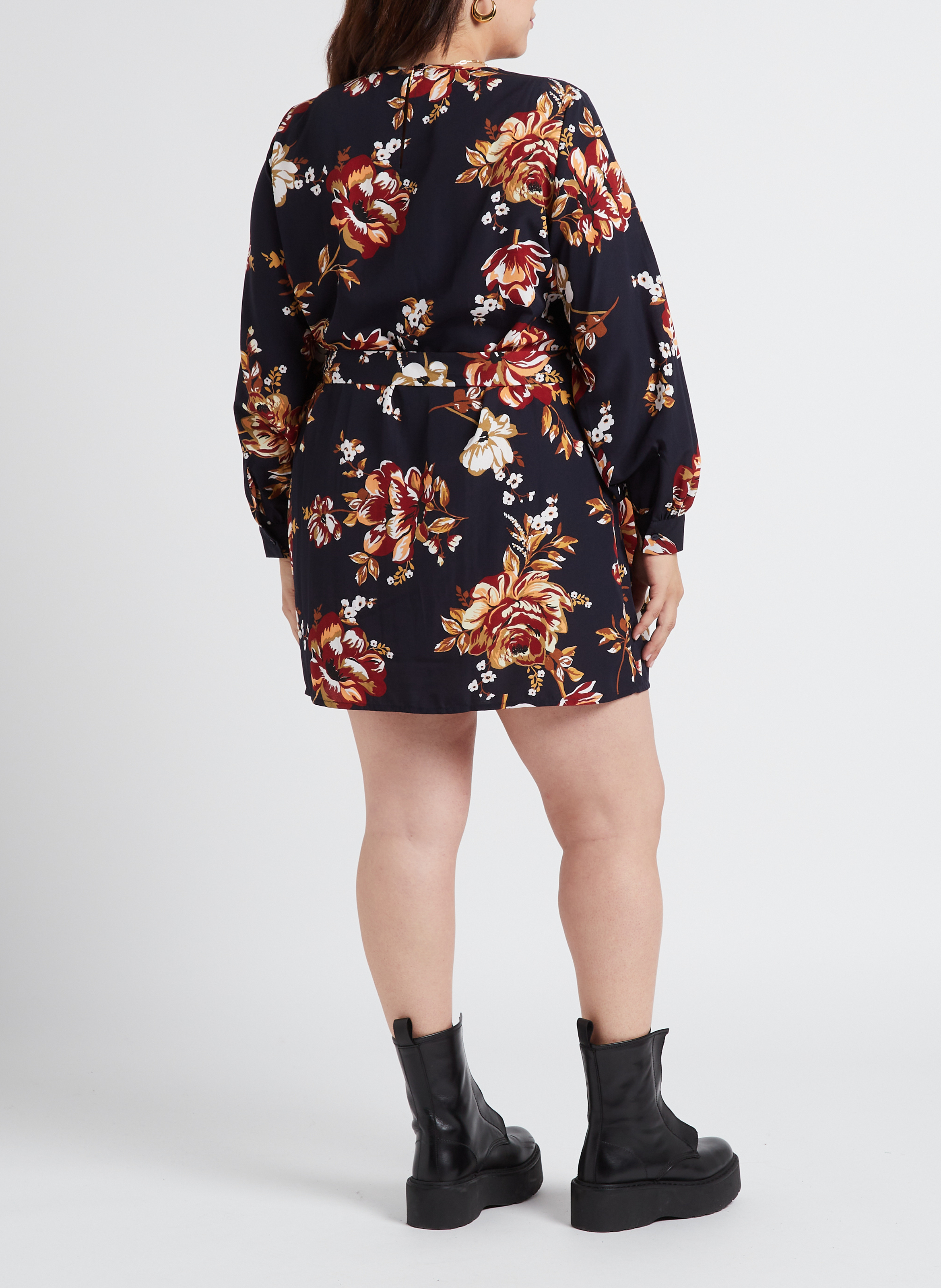 Kurzkleid mit Rundhalsausschnitt und Gürtel EVOKED Blau