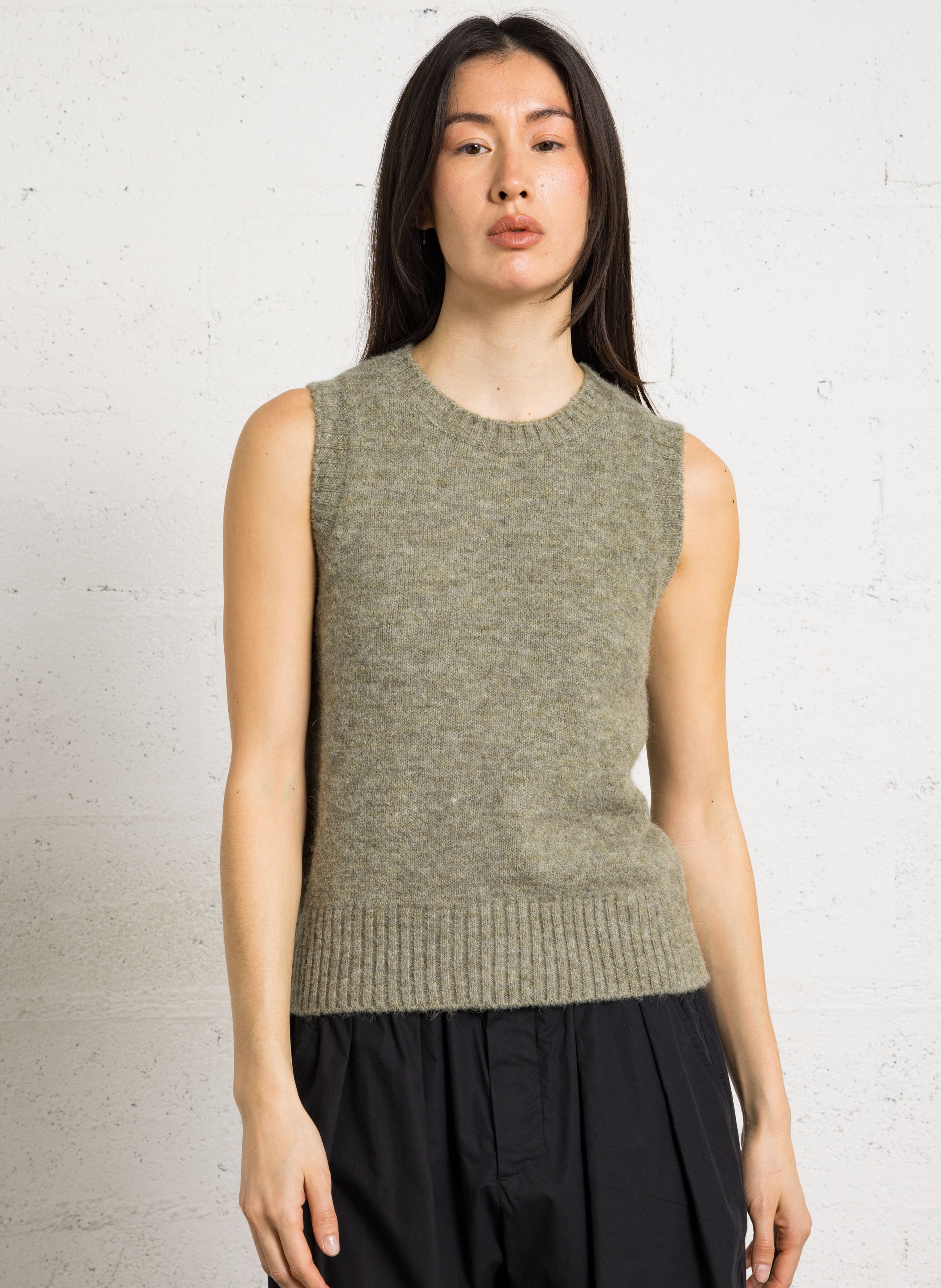 Gerade geschnittener Pullunder mit Rundhalskragen SOEUR Grun