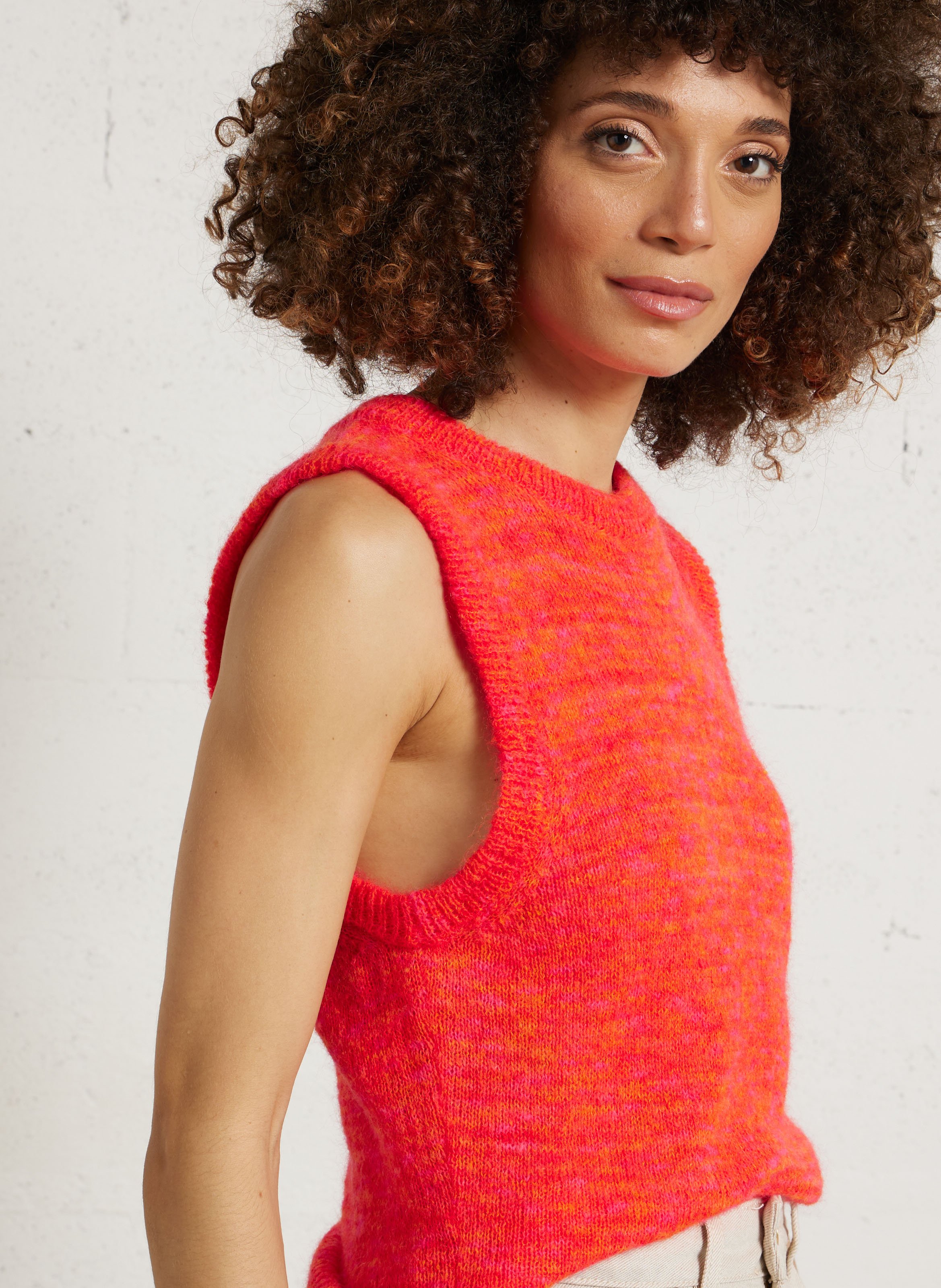 Mouwloze ronde hals trui in gemêleerd breisel DES PETITS HAUTS