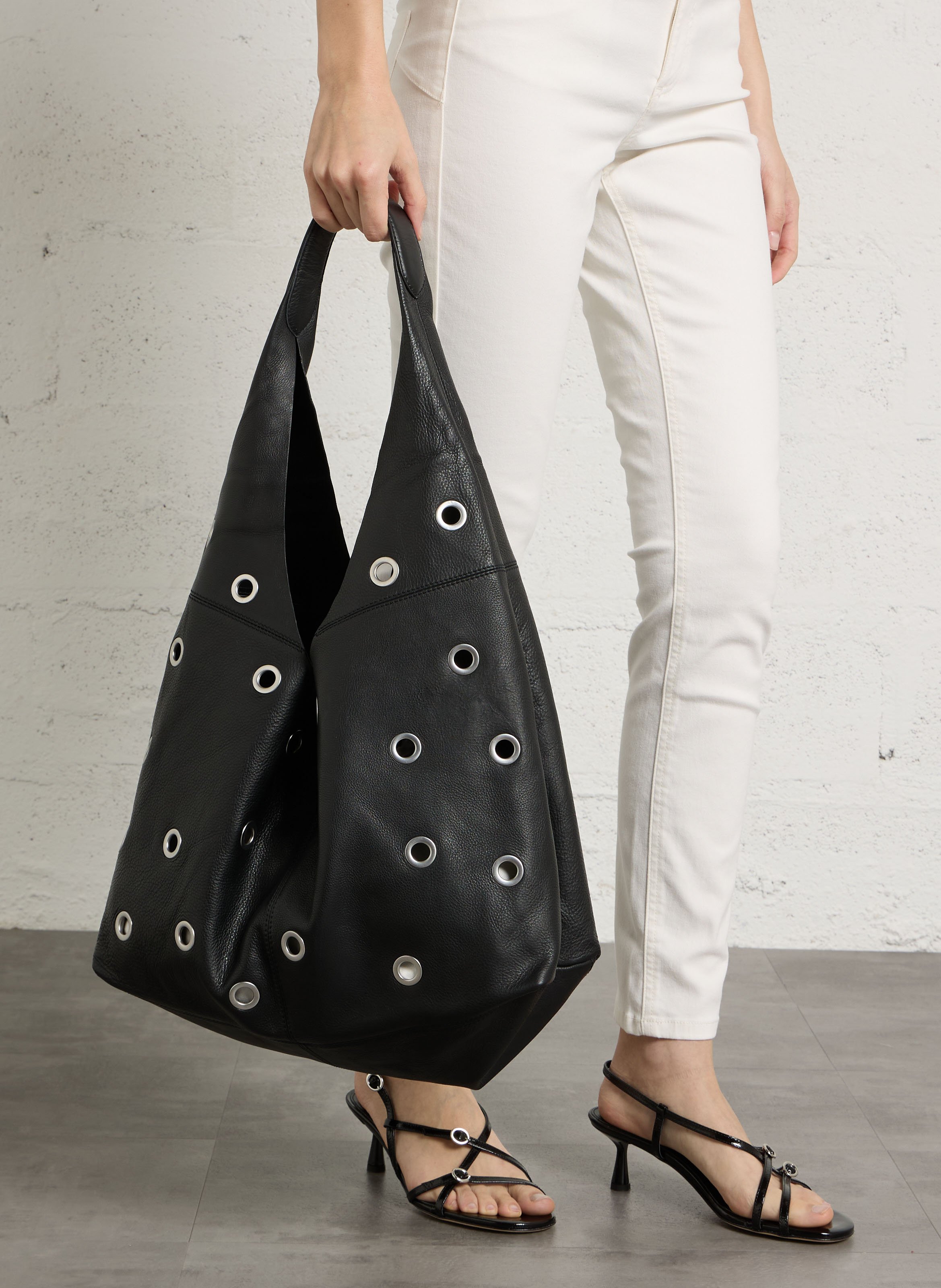 Sac hobo à œillets en cuir souple IKKS Noir