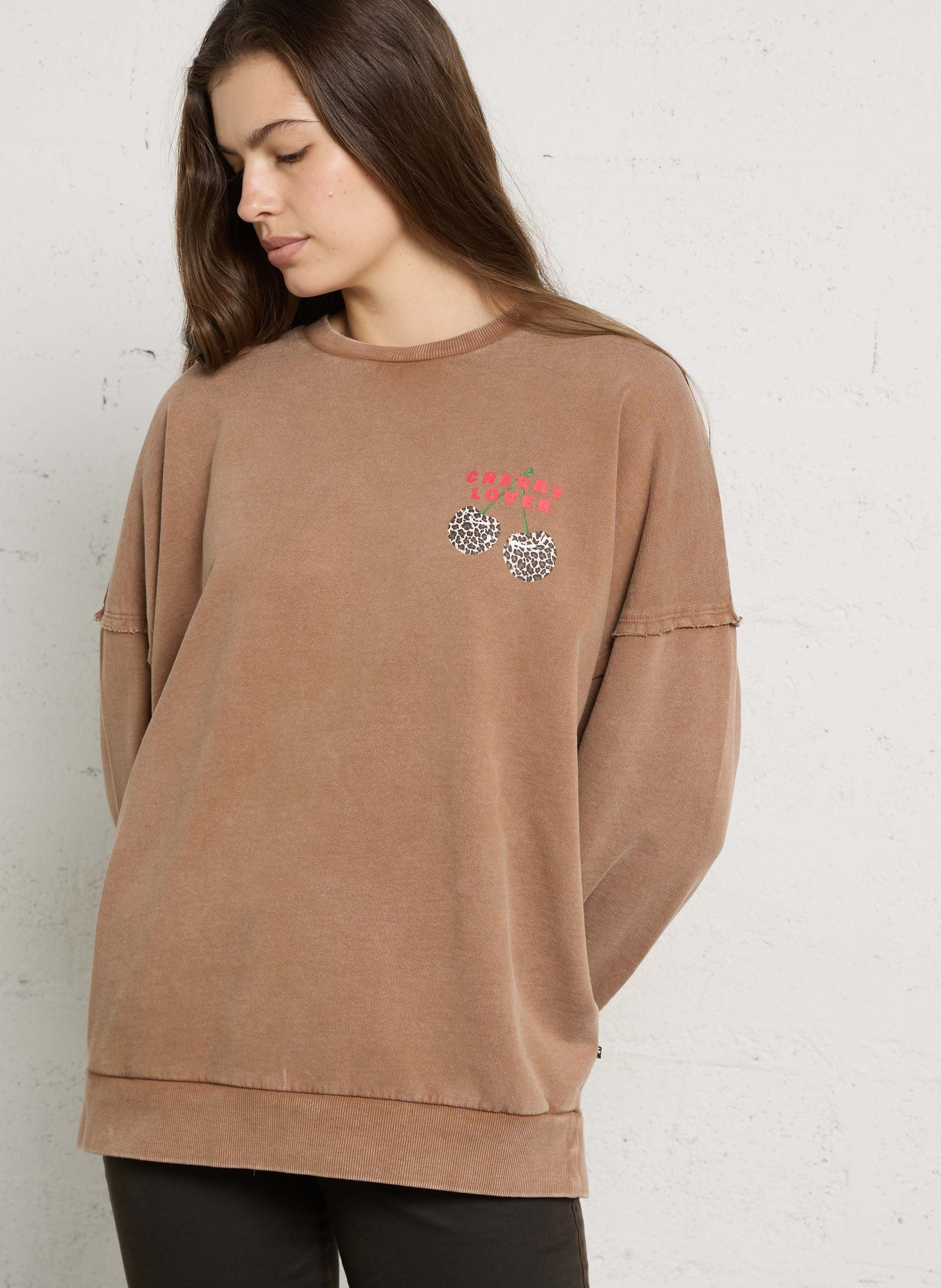 Wijde sweater van katoenmix met ronde hals en zeefdruk LE TEMPS DES CERISES Bruin