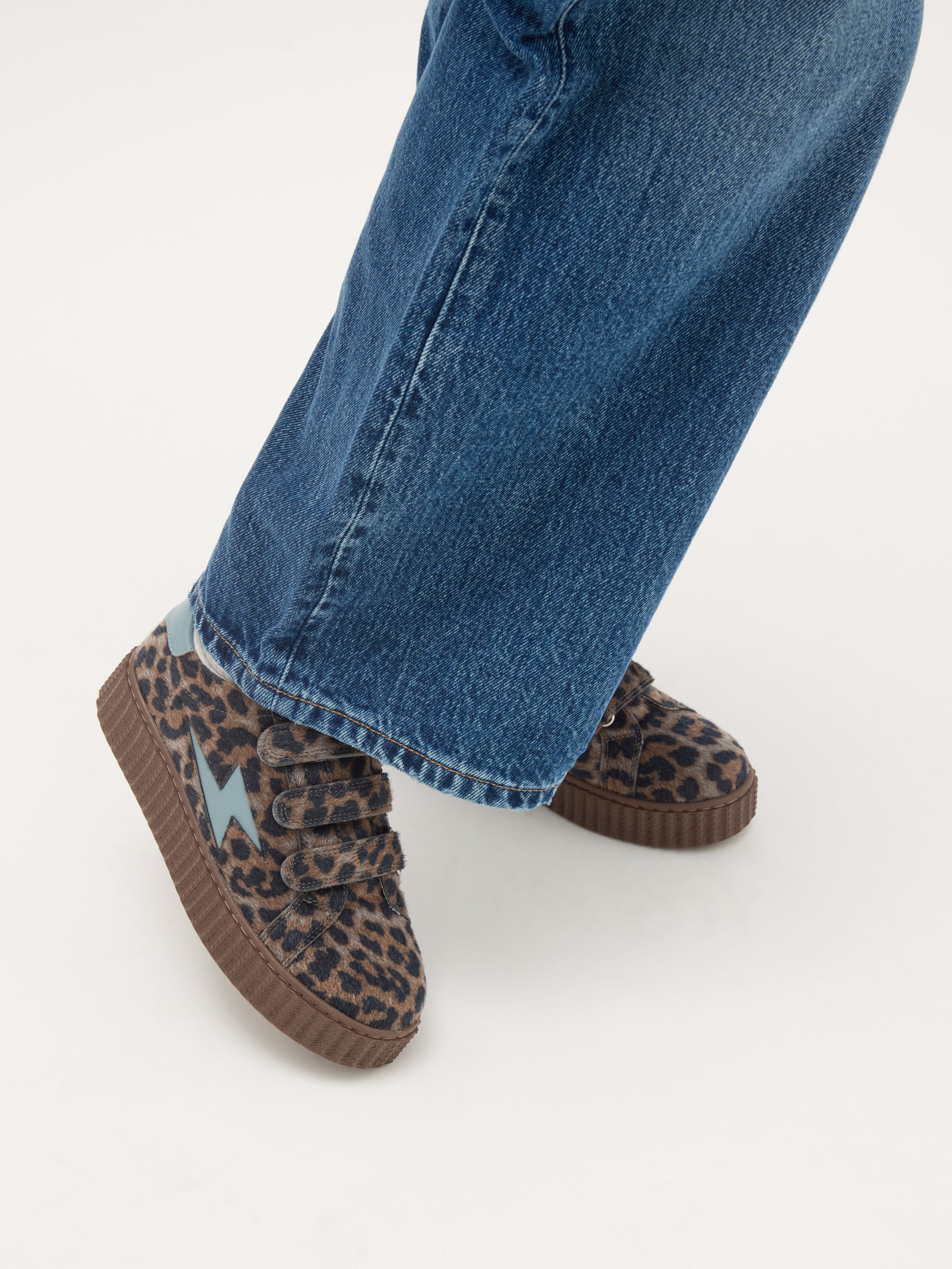 Low-top sneakers in faux shearling VANESSA WU Brown