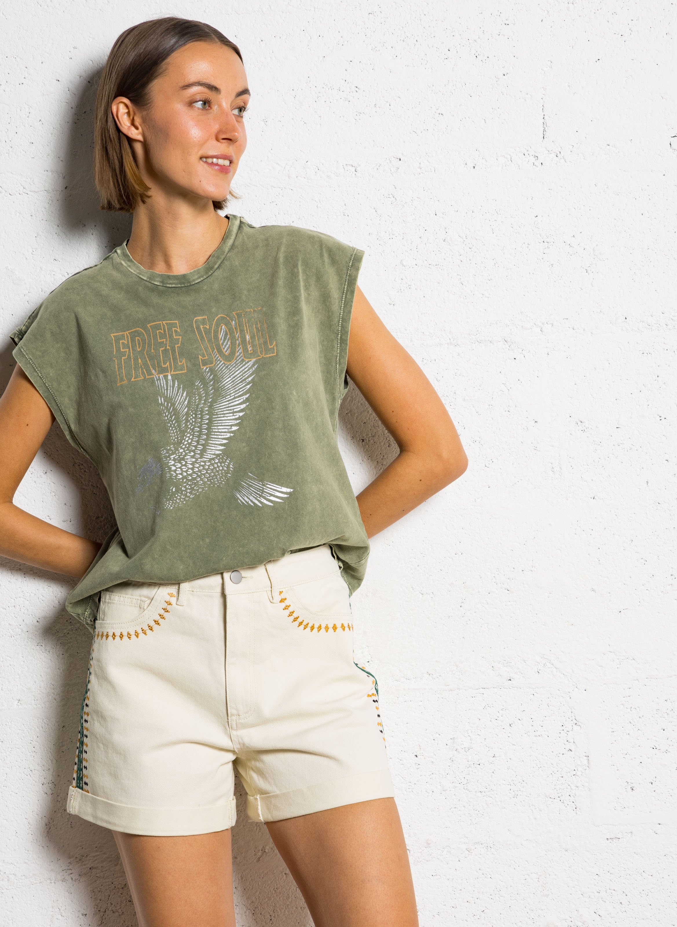 High-waisted shorts with embroidery VILA Grey