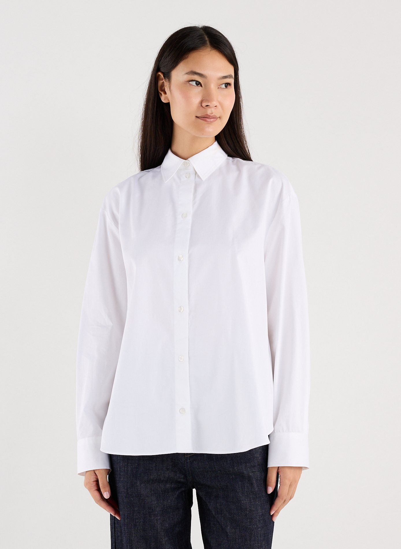 Kurze gerade geschnittene Baumwollbluse mit klassischem Kragen SAISON 1865 Weiss