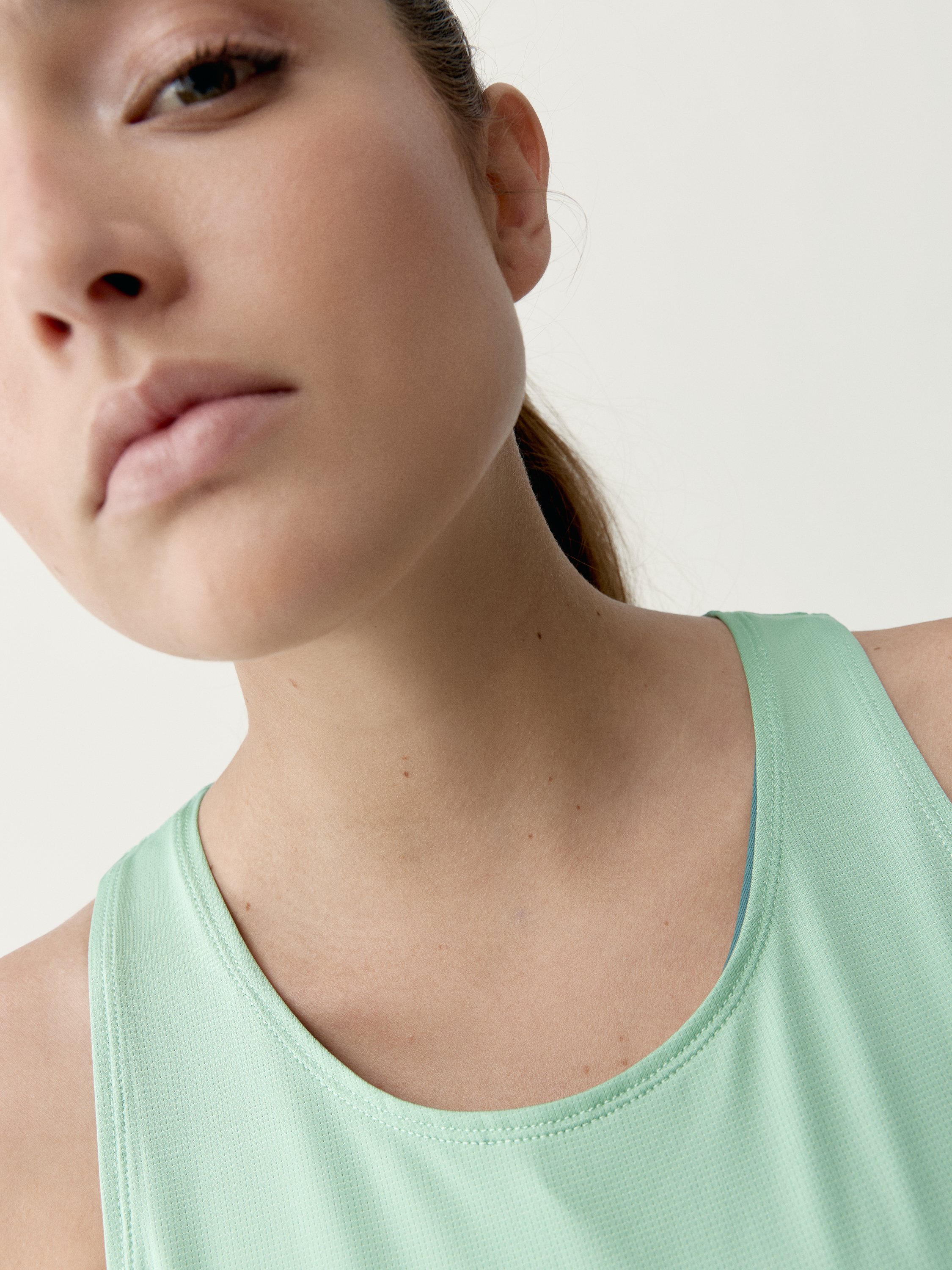 T-shirt de sport performance sans manches selena BORN Bleu