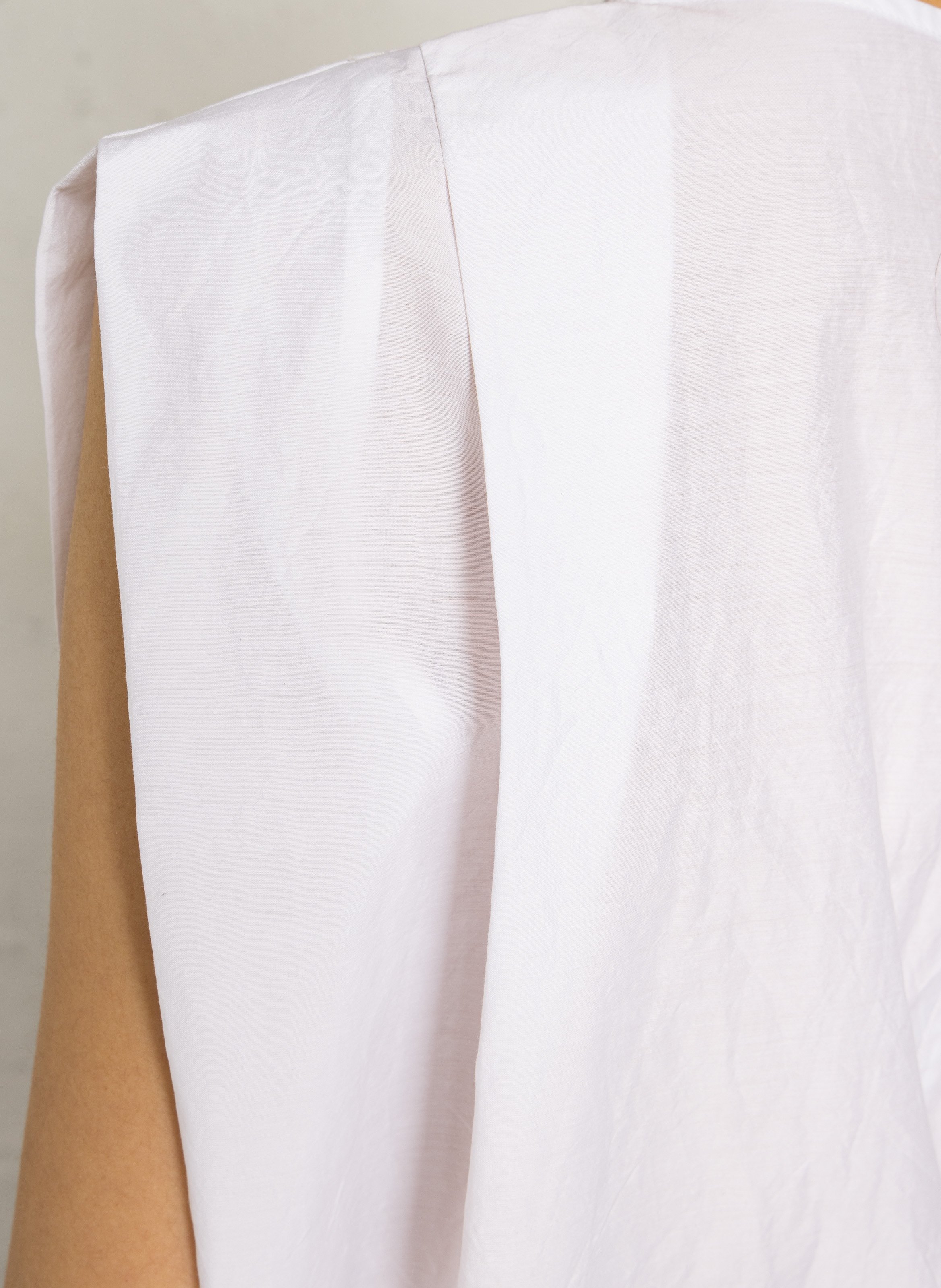 Oversized top in blended organic cotton. SOEUR White
