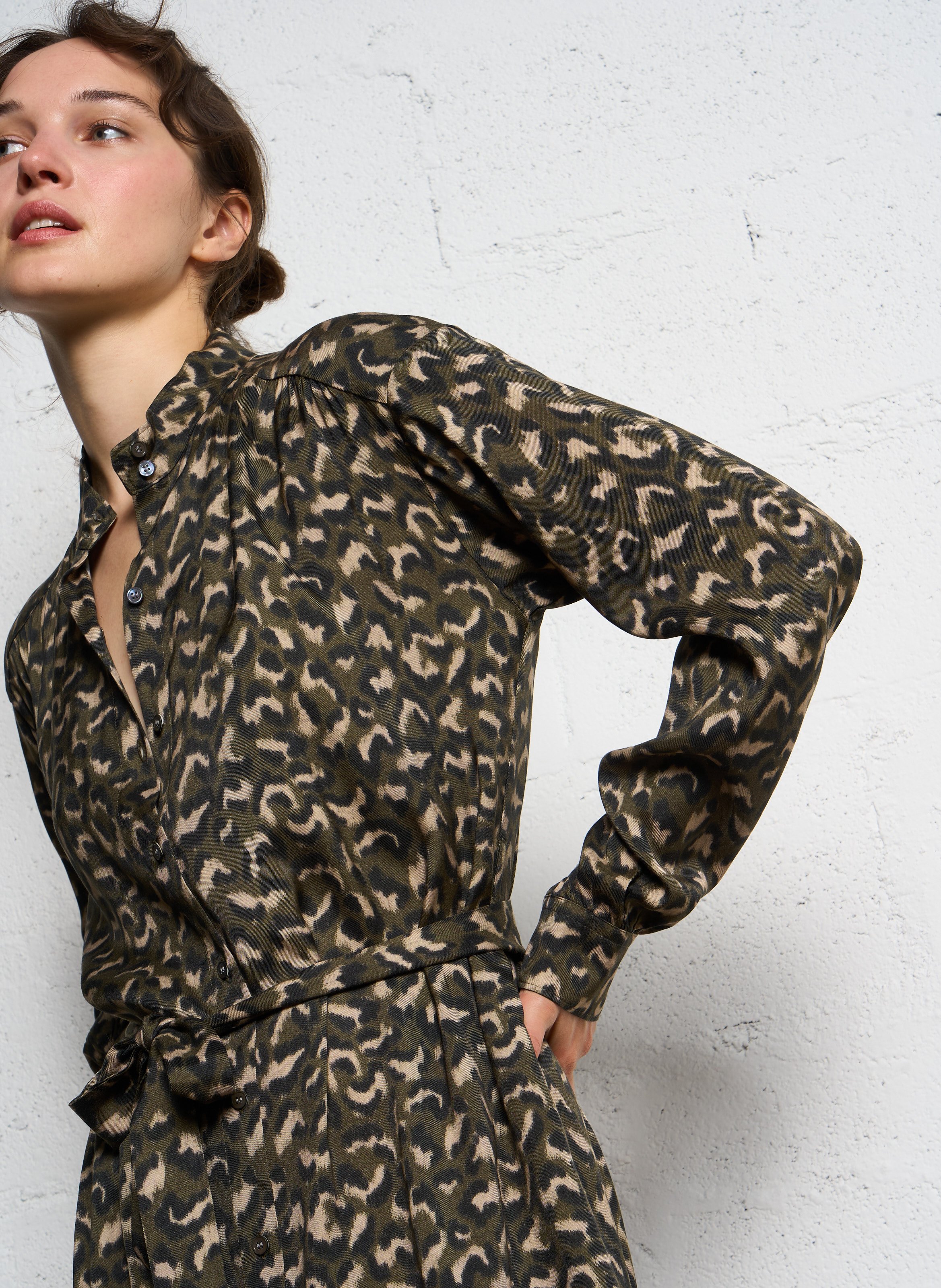 Robe longue col classique à imprimé léopard HARTFORD Vert