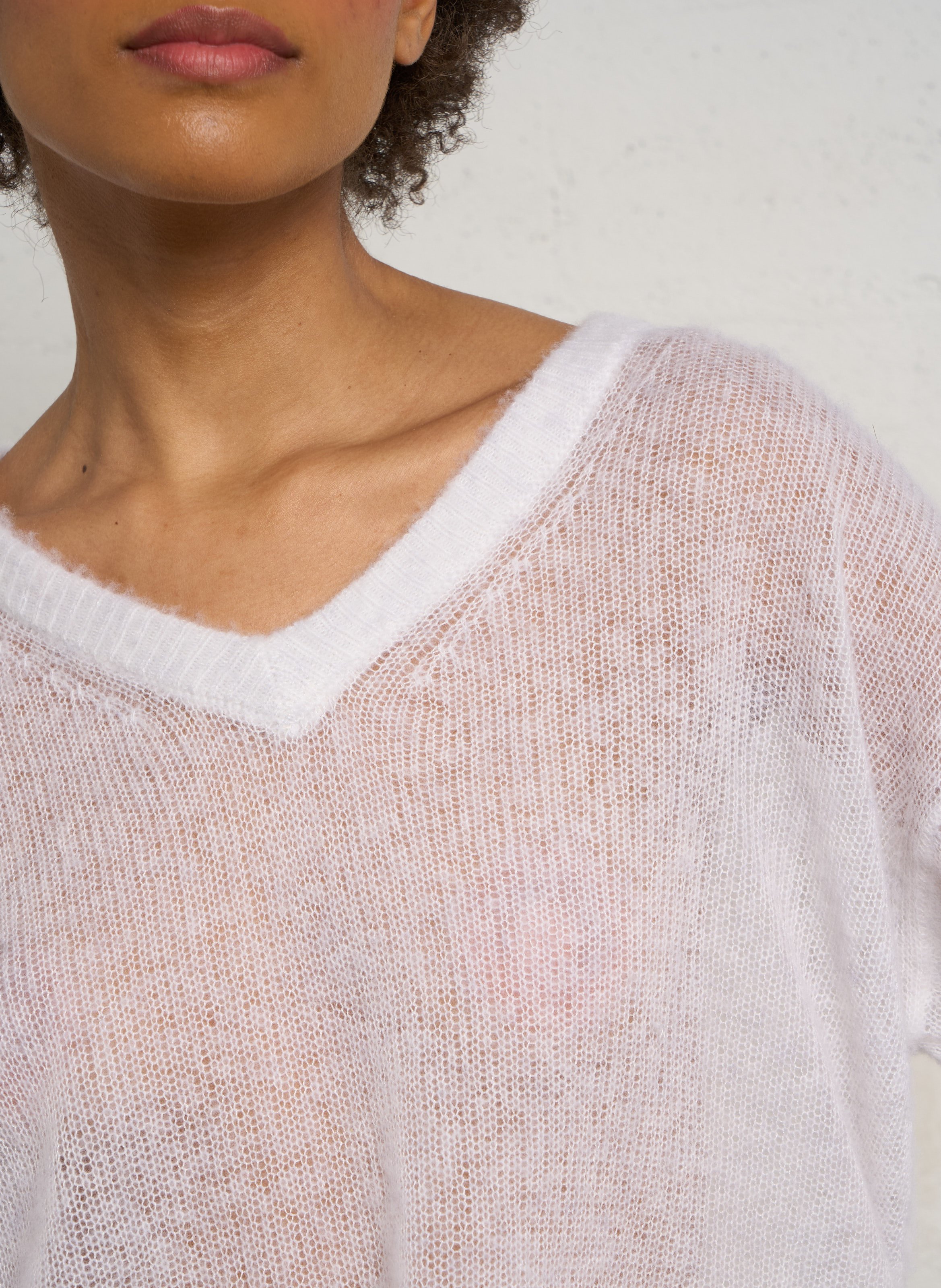 Pull droit col V AMERICAN VINTAGE Gris