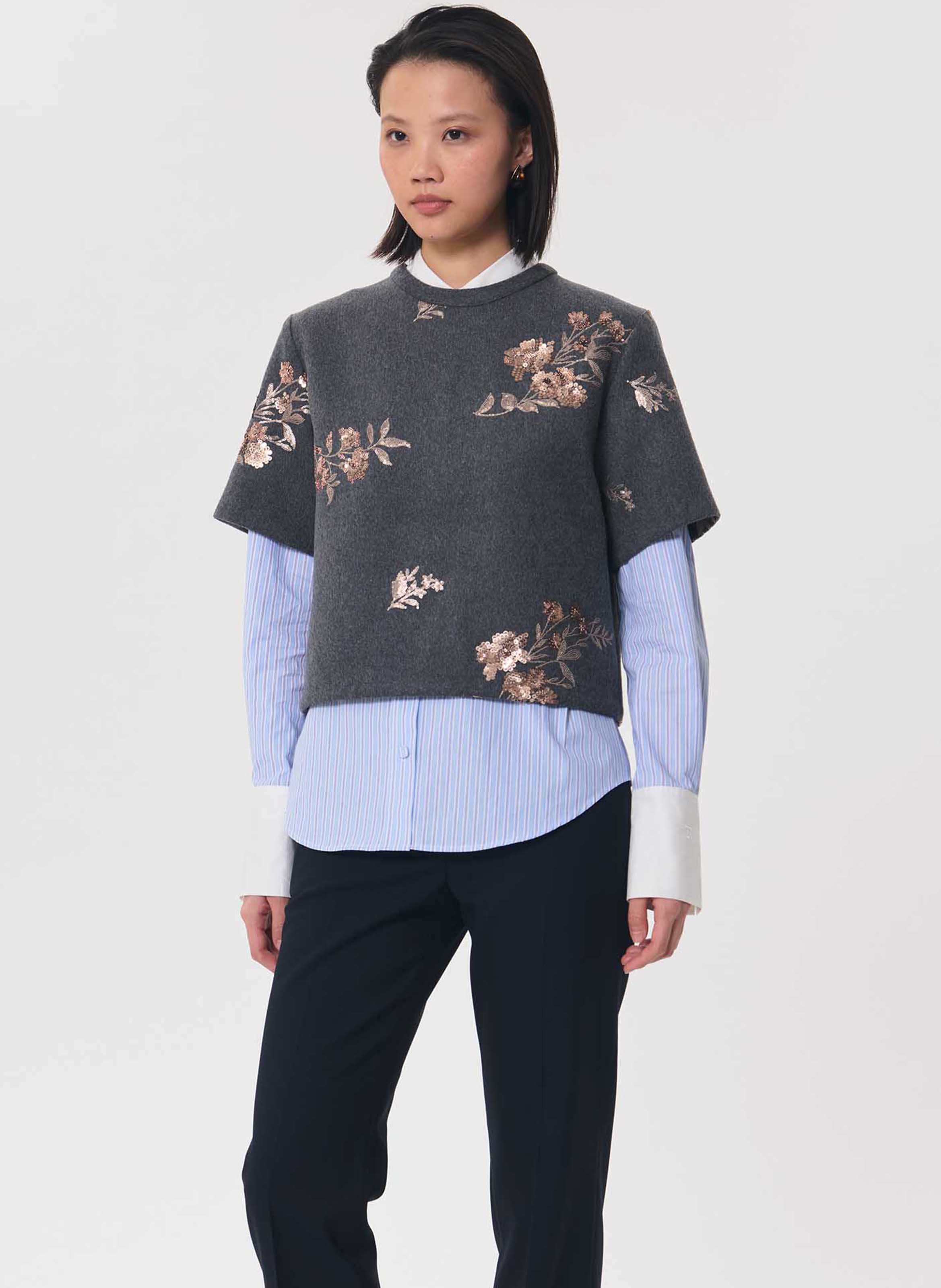 Short-sleeved top with embroidery TARA JARMON Grey