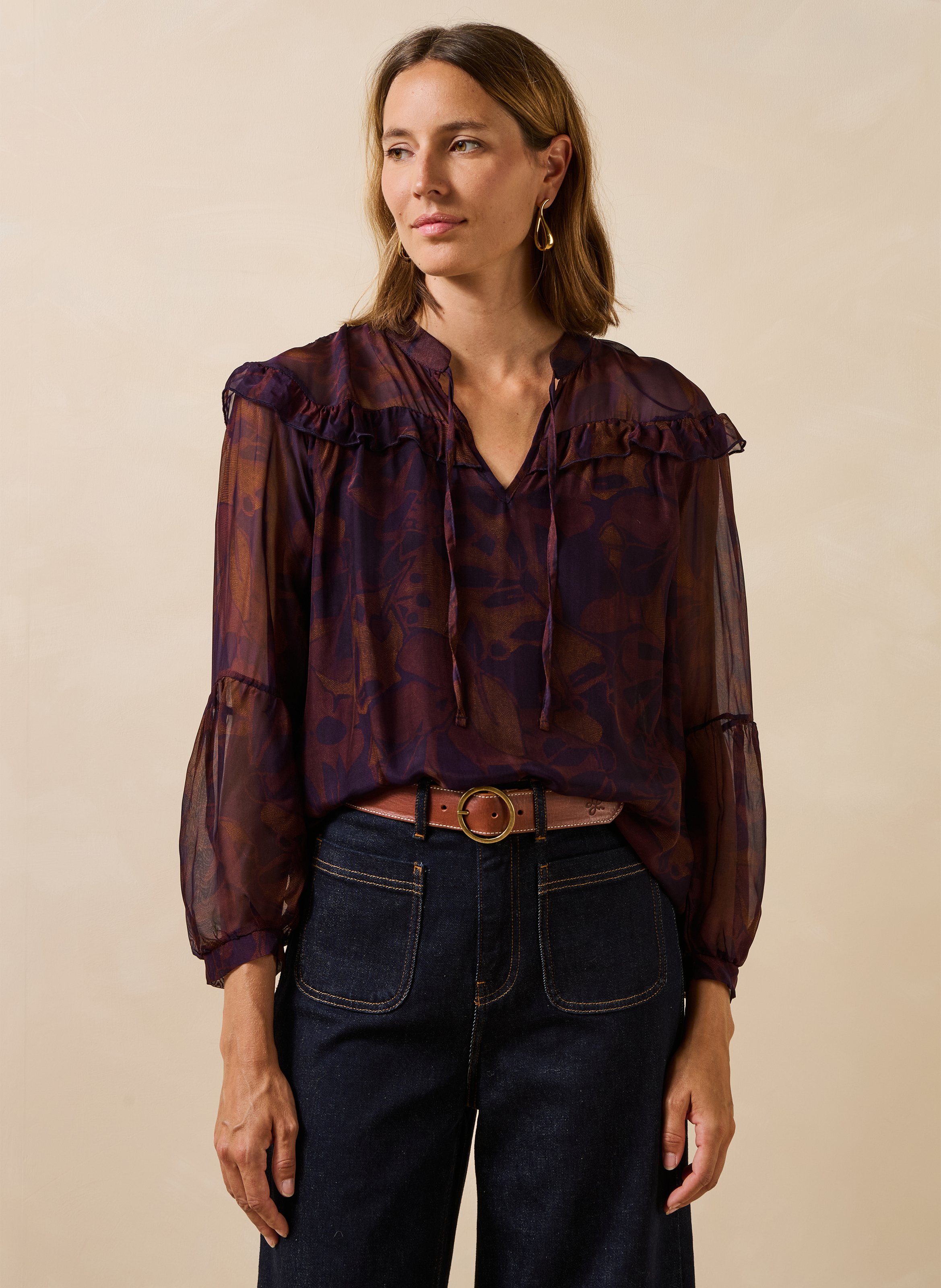 Blouse met Tunesische kraag, bedrukt met volants. LA FEE MARABOUTEE Veelkleurig