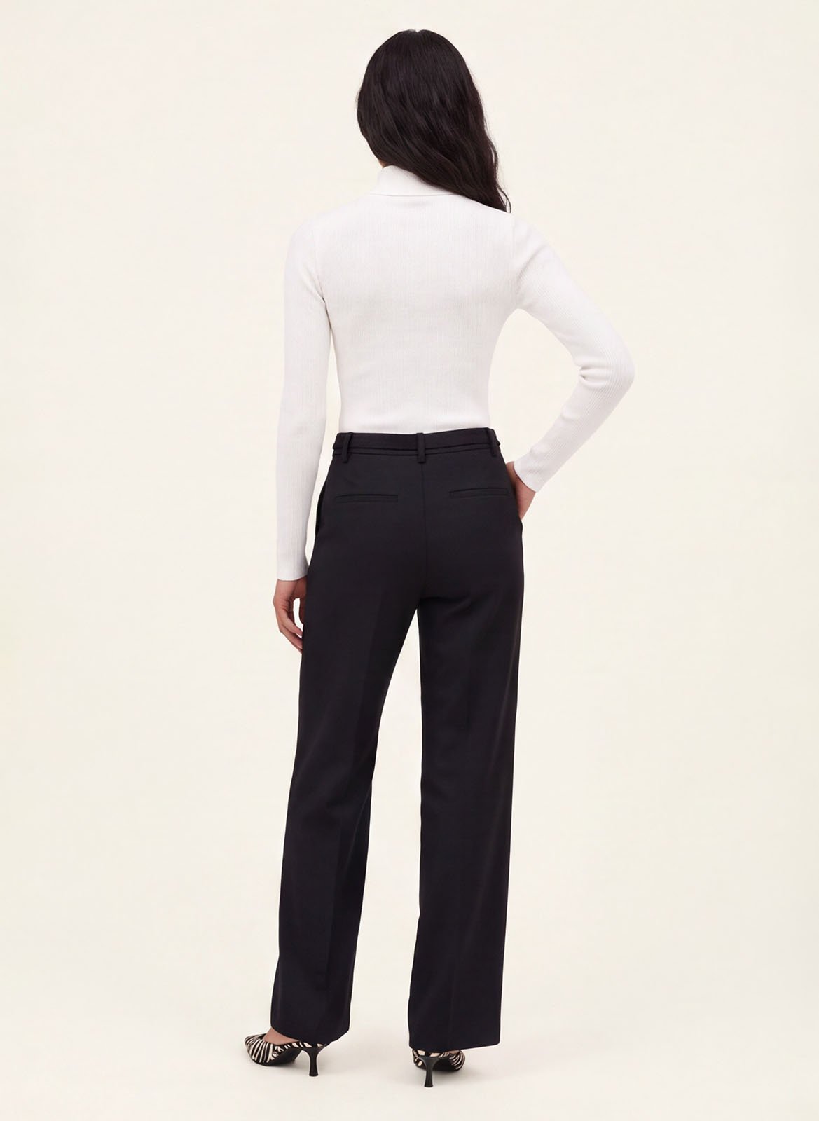Weit geschnittene gerade Hose mit Gürtel KOOKAI Schwarz