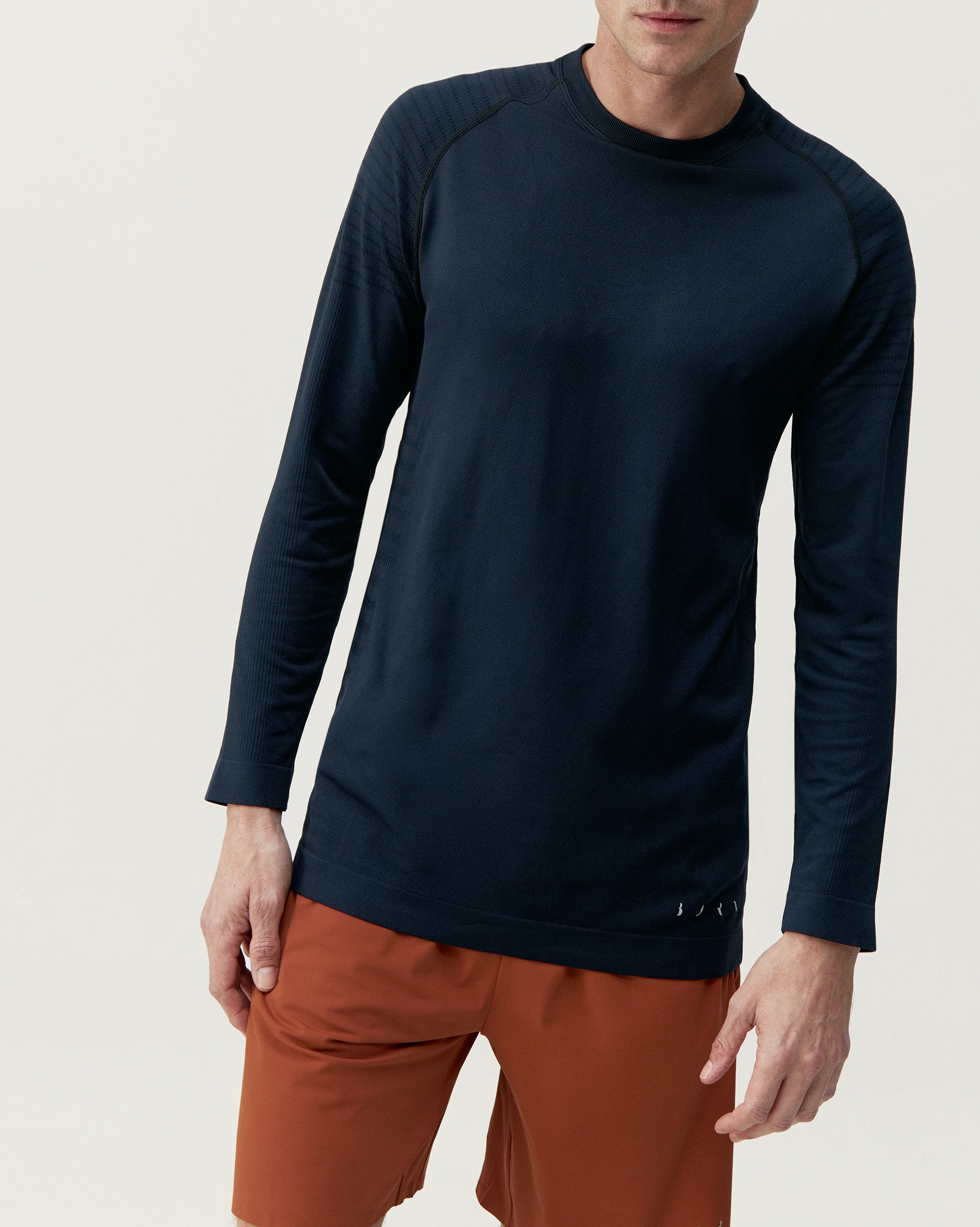 Seamless long-sleeve sports t-shirt BORN LIVING YOGA Black