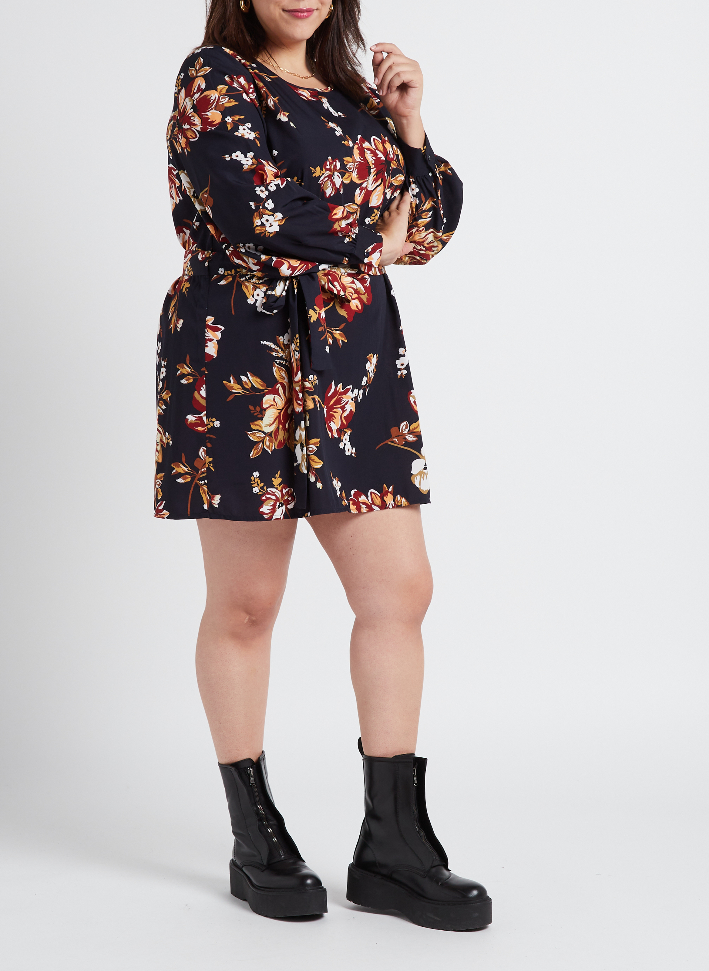 Kurzkleid mit Rundhalsausschnitt und Gürtel EVOKED Blau