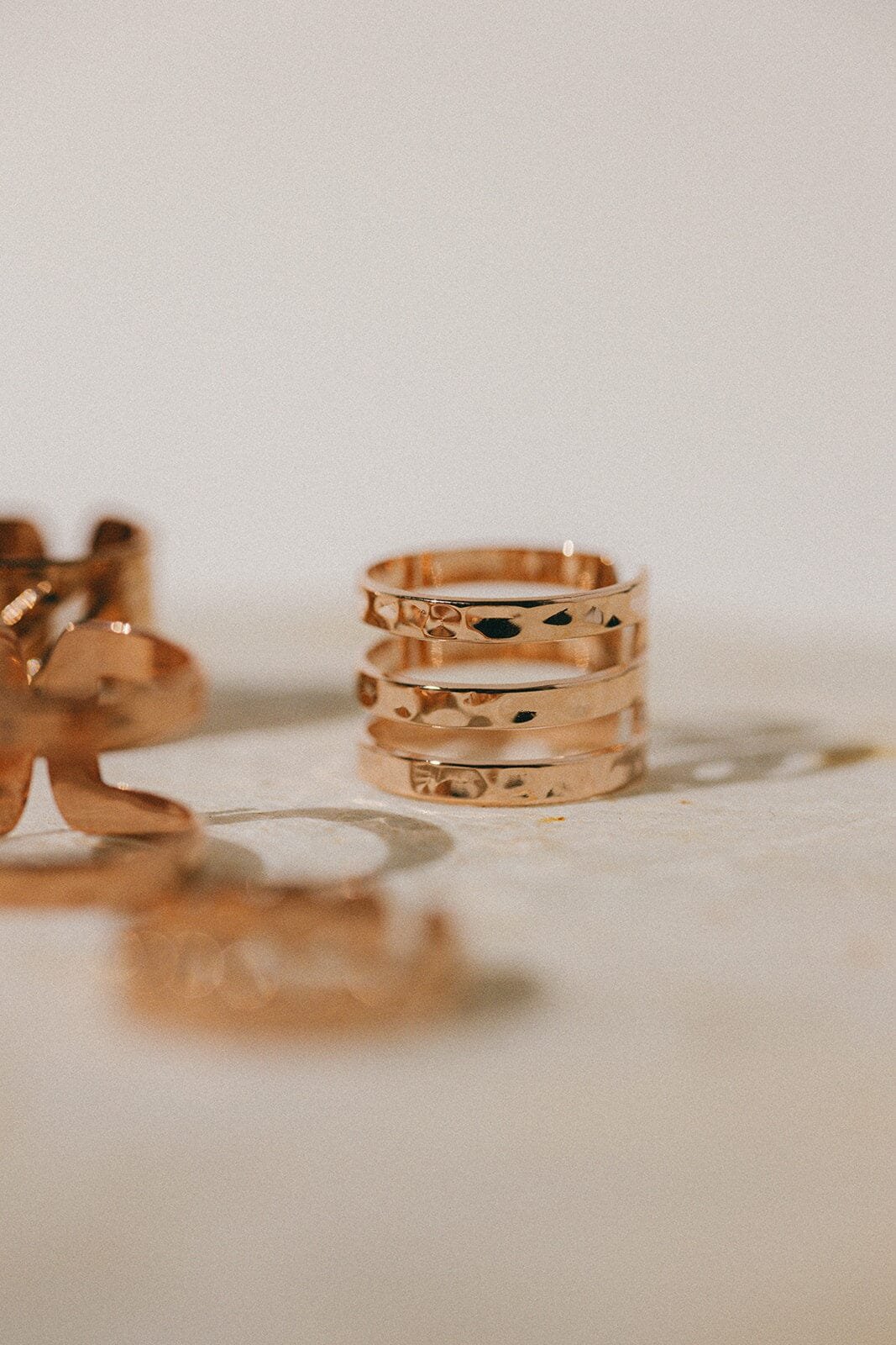 Hammered rose gold plated ring MONSIEUR SIMONE Pink