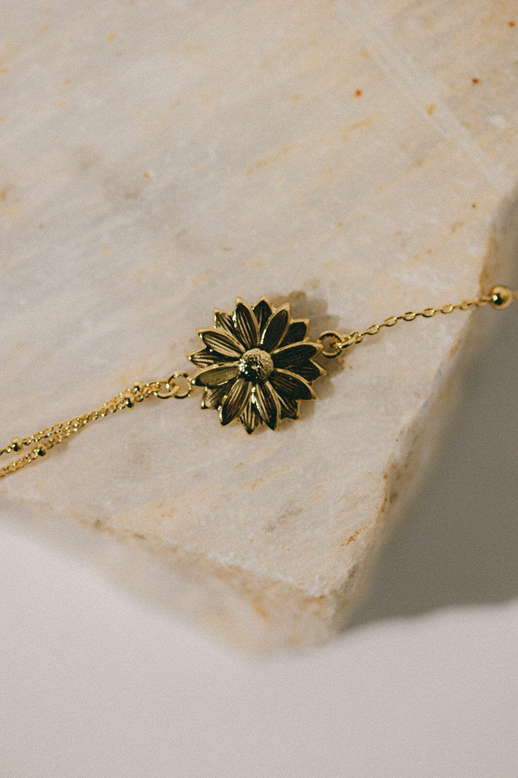 Silver plated flower bracelet Golden